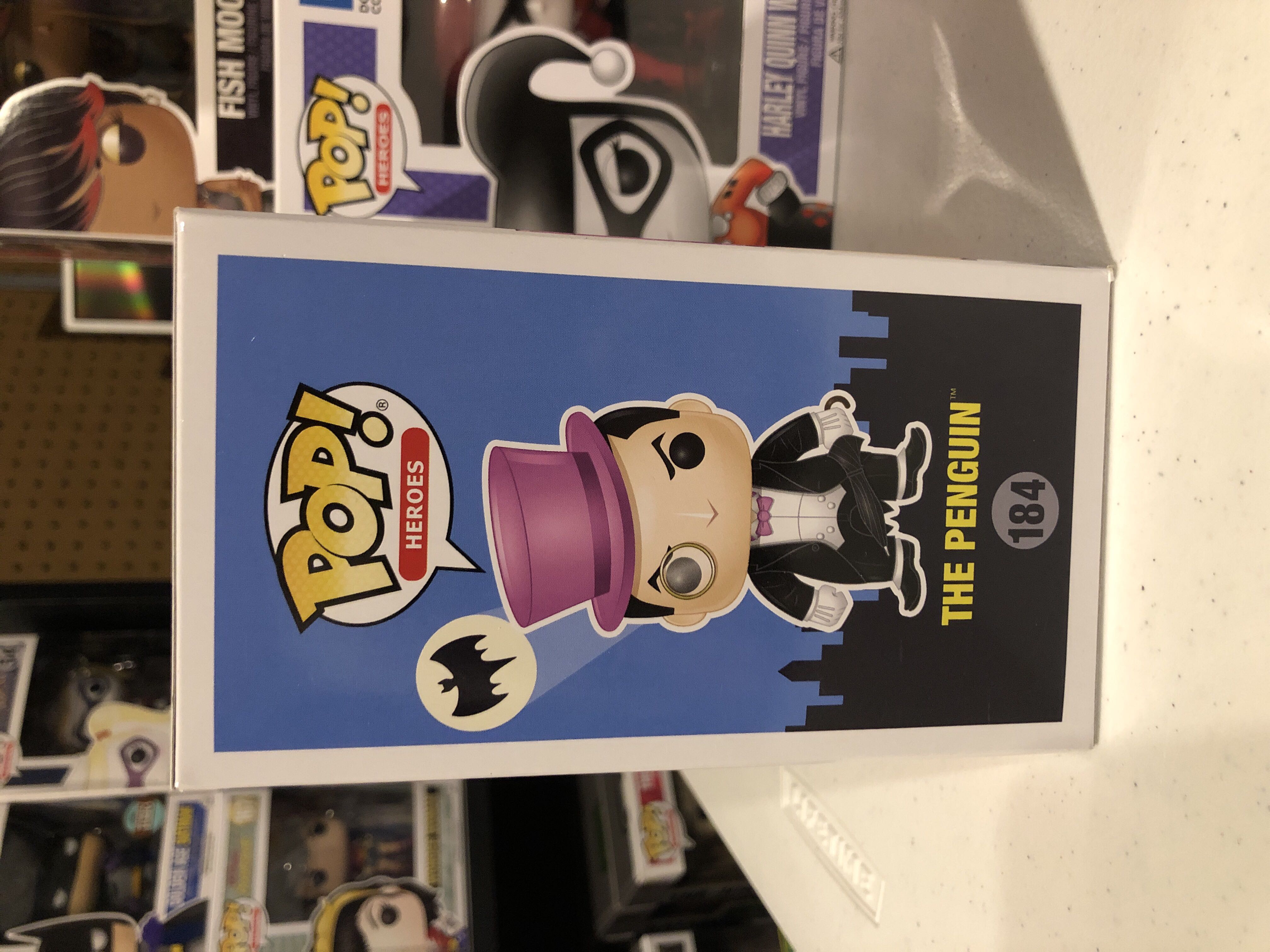 🦇 Batman Classic TV Series The Penguin - DC Universe vinyl figure collectible [Barcode 889698136297] - Main Image 4