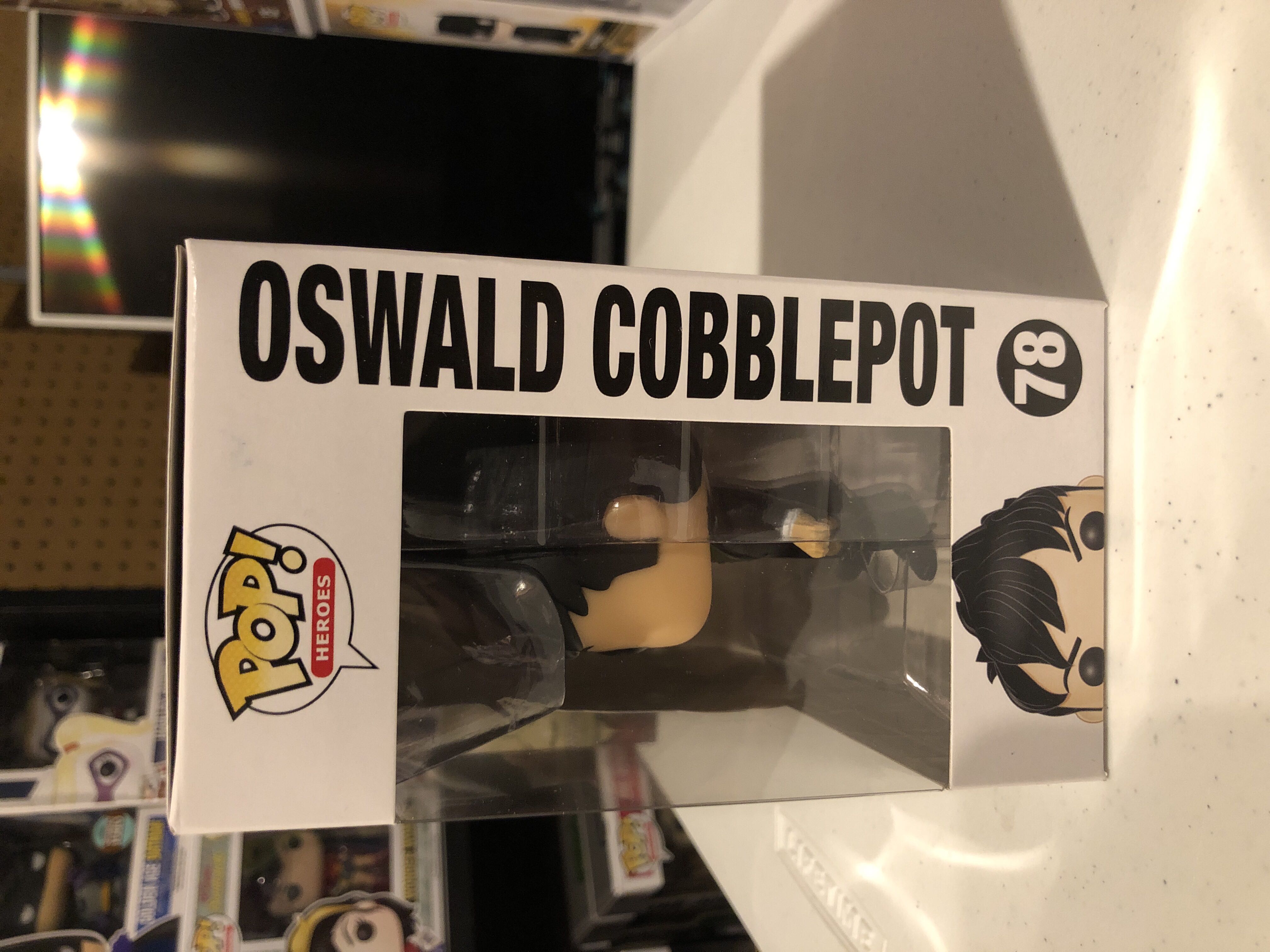 Oswald Cobblepot  - DC Universe vinyl figure collectible [Barcode 849803062491] - Main Image 2