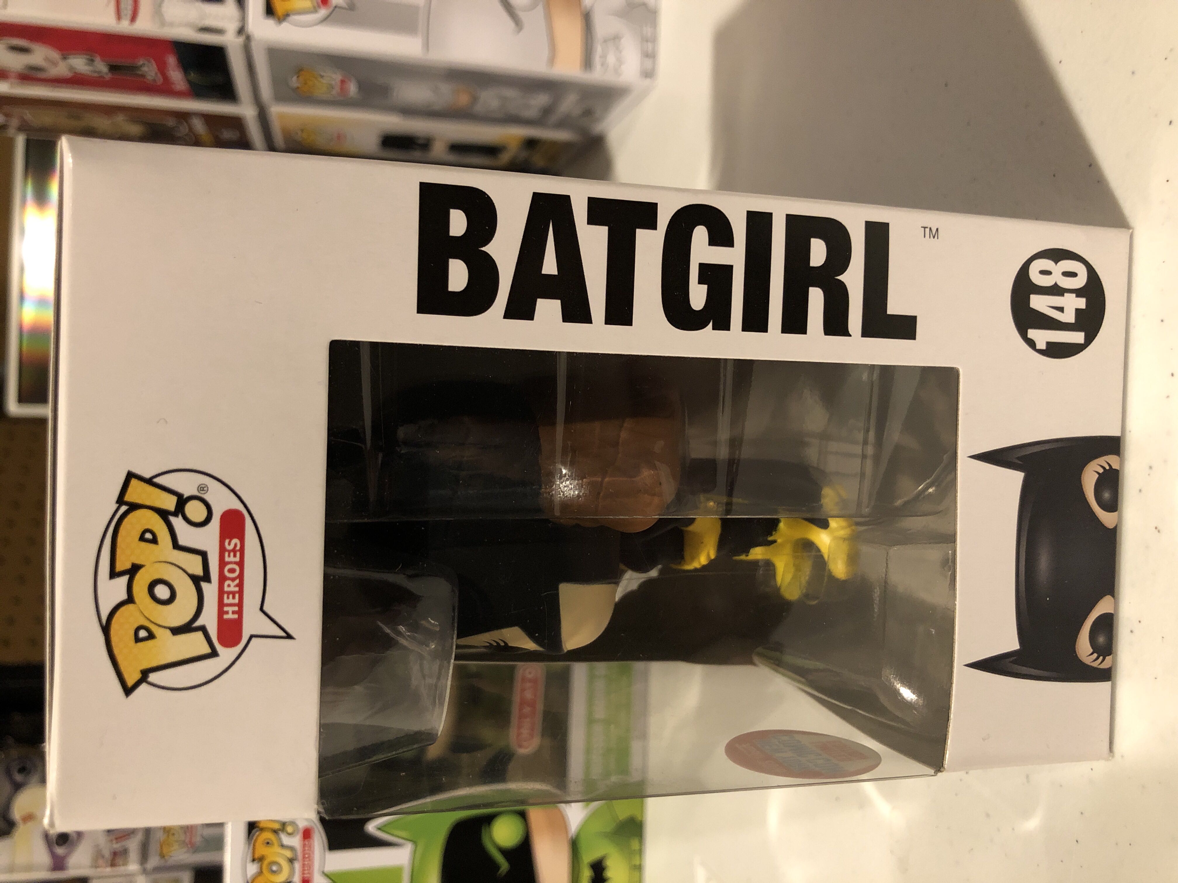 Batgirl (Black) - DC Universe vinyl figure collectible [Barcode 10717319] - Main Image 2