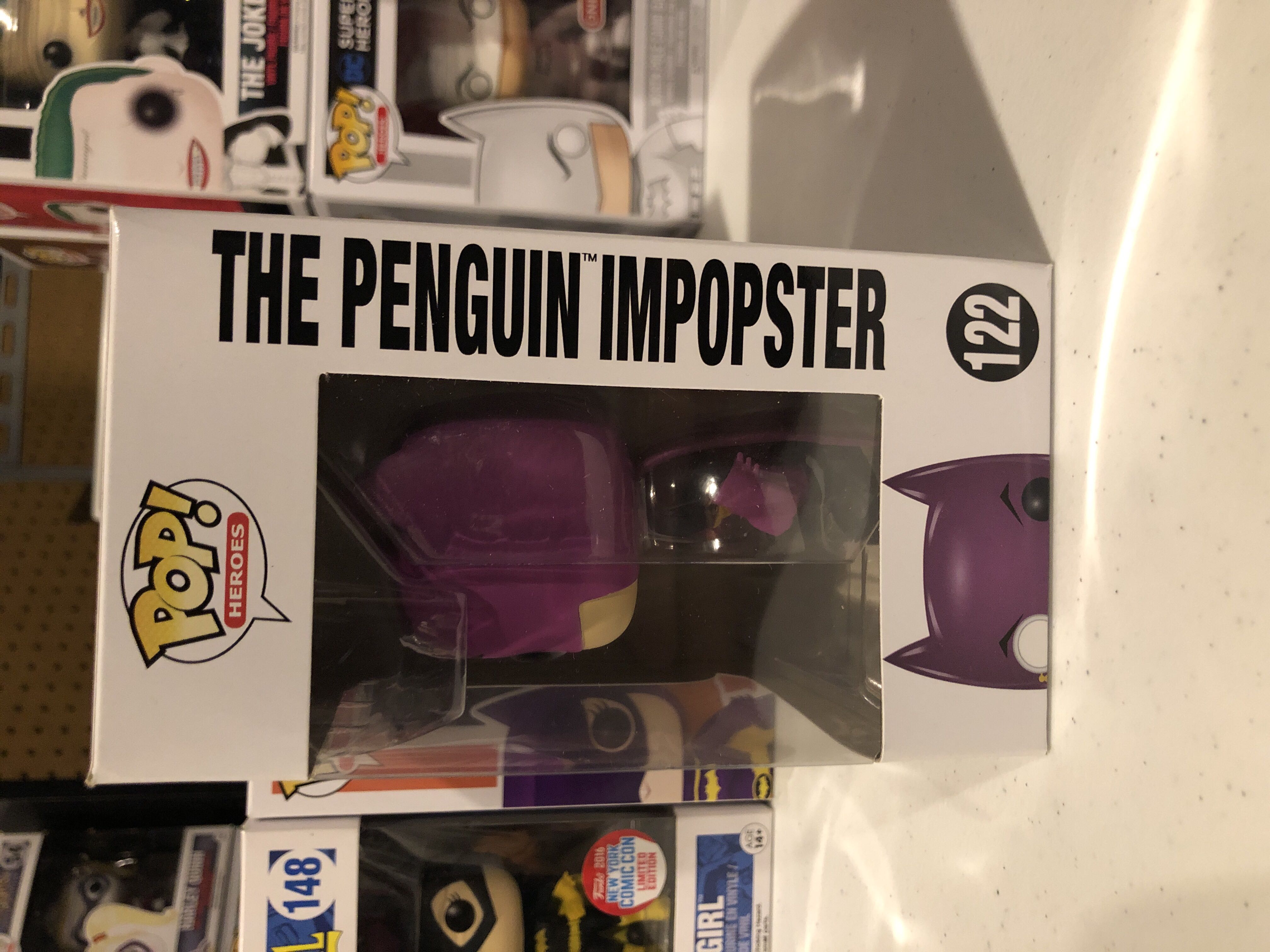 Batman The Penguin Impopster - DC Universe vinyl figure collectible [Barcode 889698107785] - Main Image 2