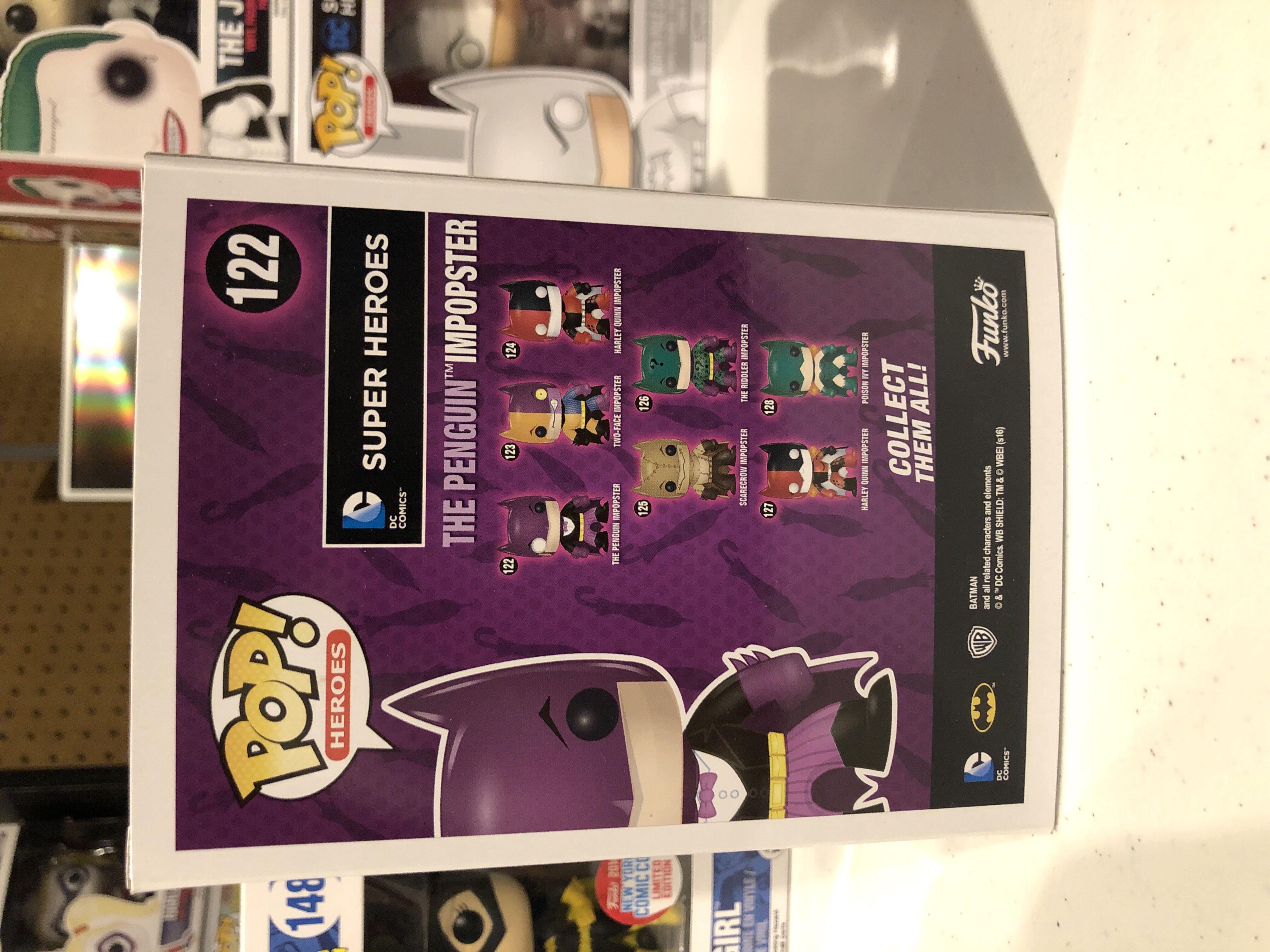 Batman The Penguin Impopster - DC Universe vinyl figure collectible [Barcode 889698107785] - Main Image 3