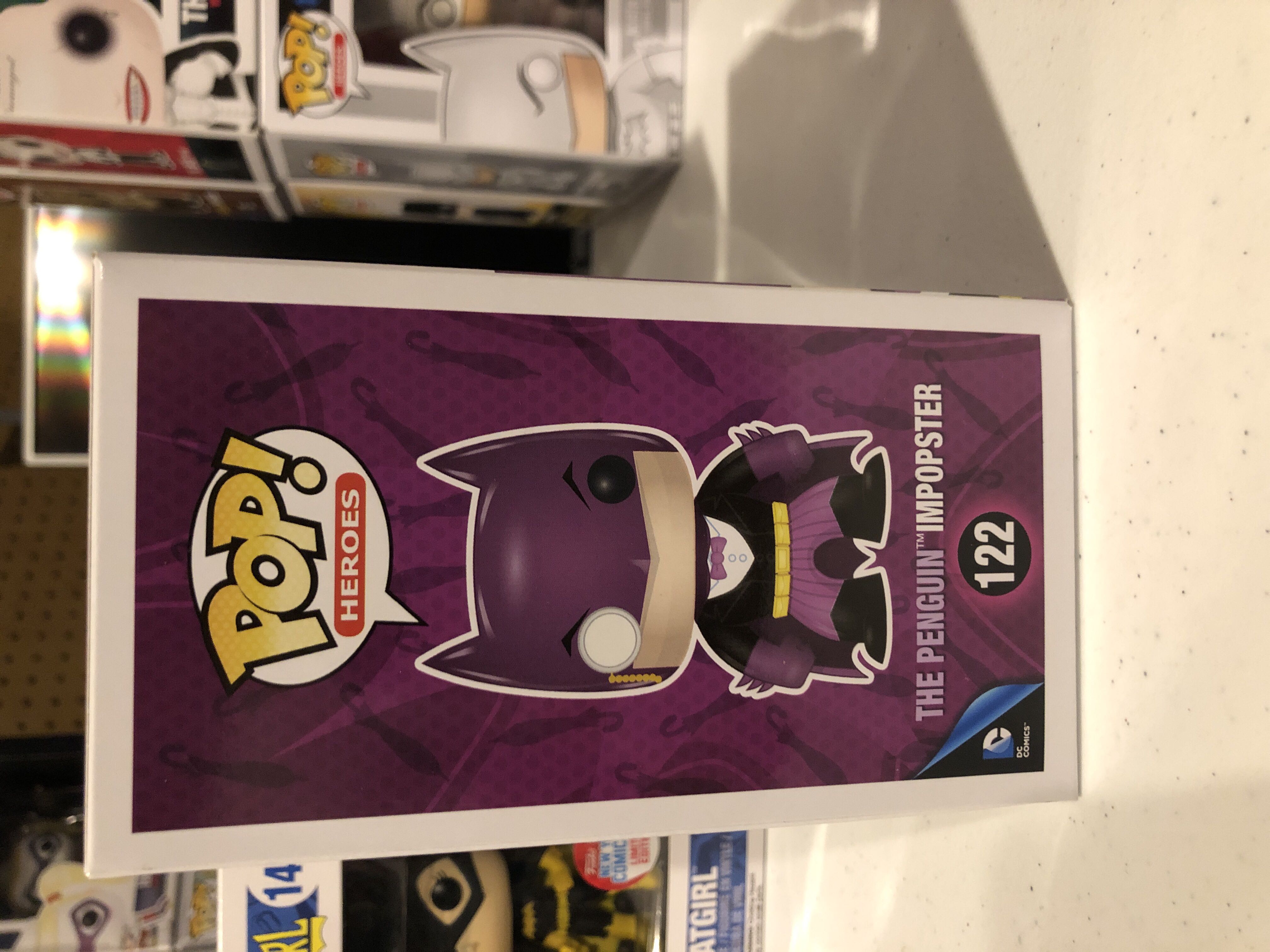 Batman The Penguin Impopster - DC Universe vinyl figure collectible [Barcode 889698107785] - Main Image 4
