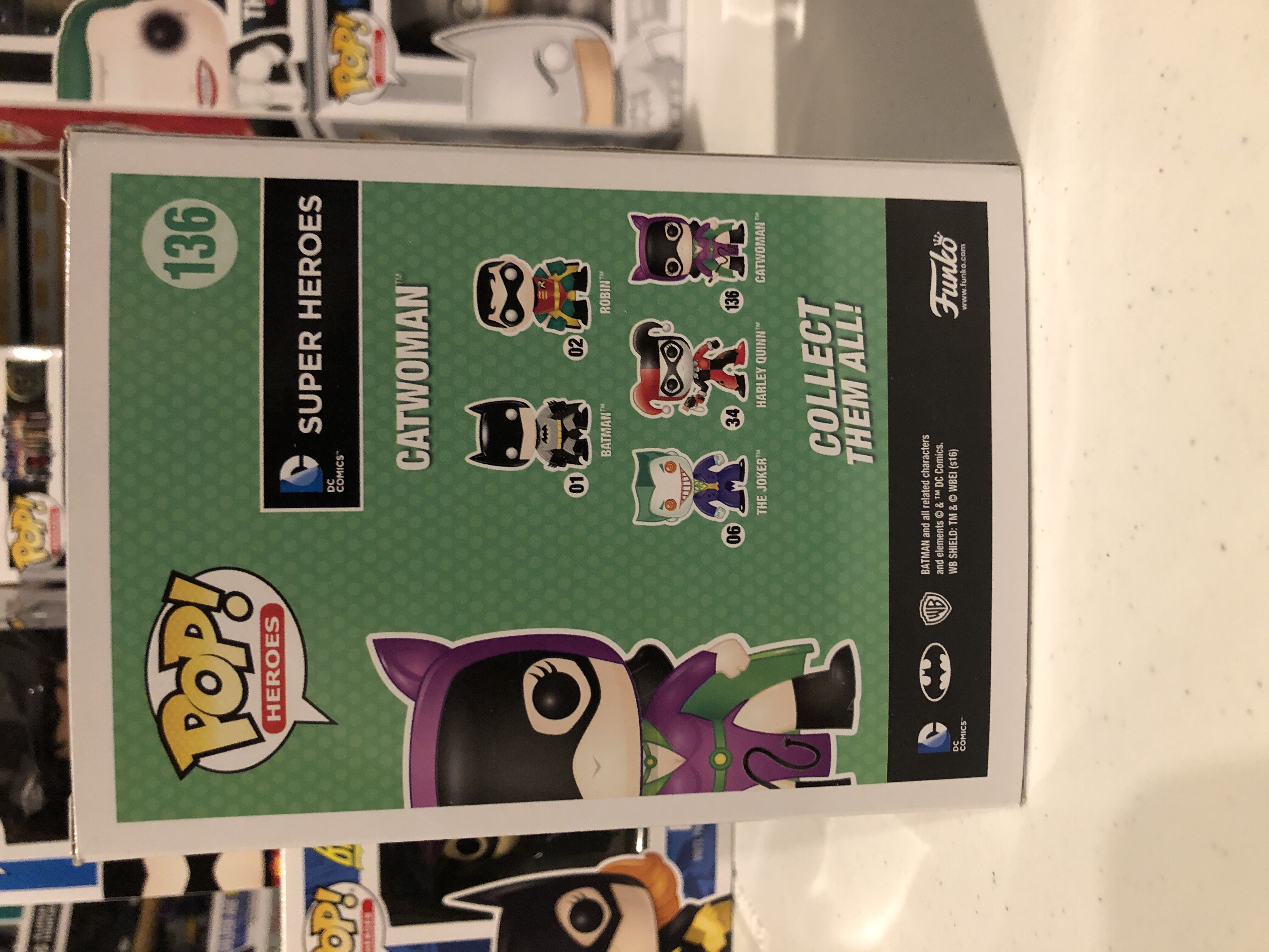 Catwoman - DC Universe vinyl figure collectible - Main Image 3