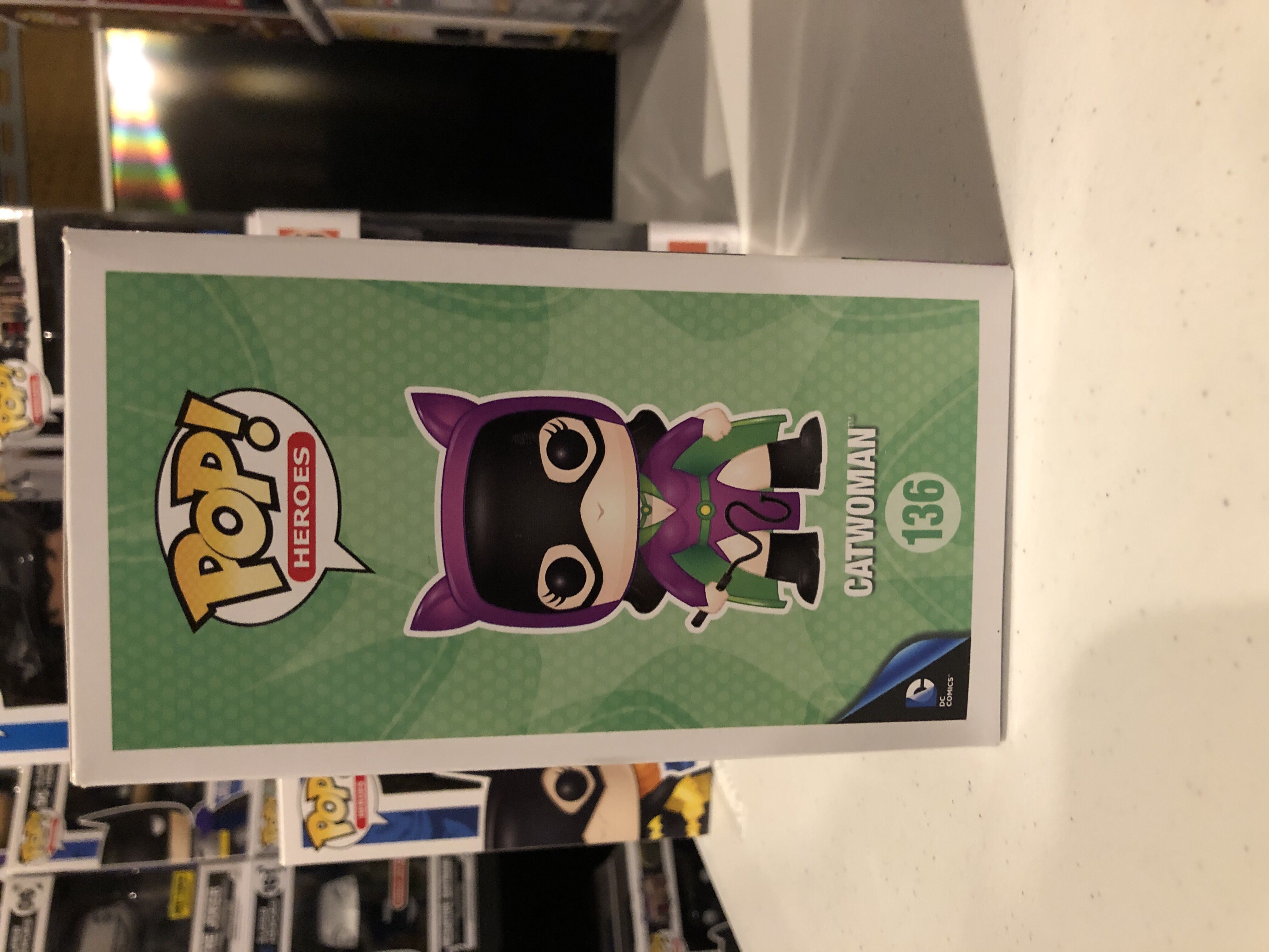 Catwoman - DC Universe vinyl figure collectible - Main Image 4