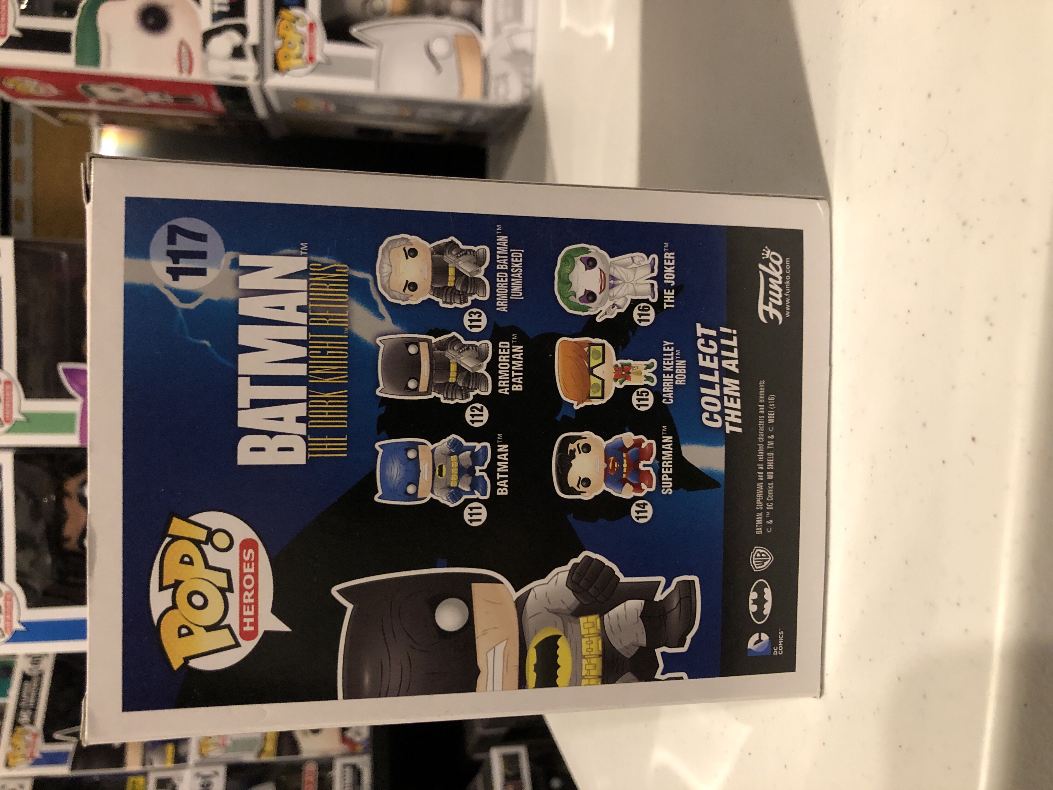 Batman  - DC Universe vinyl figure collectible [Barcode 849803095314] - Main Image 3