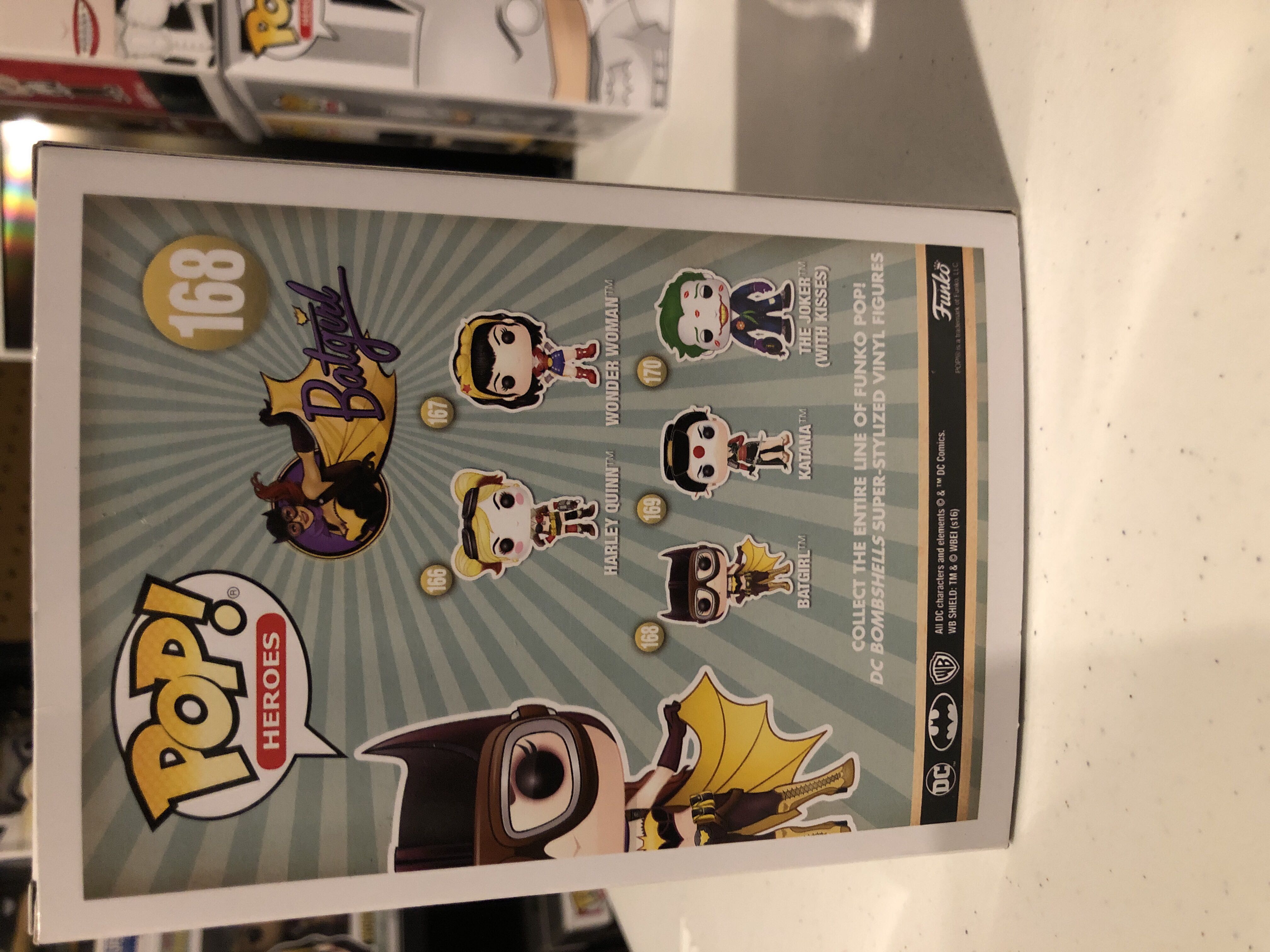 Batgirl  - Comics Bombshells vinyl figure collectible [Barcode 889698128520] - Main Image 3