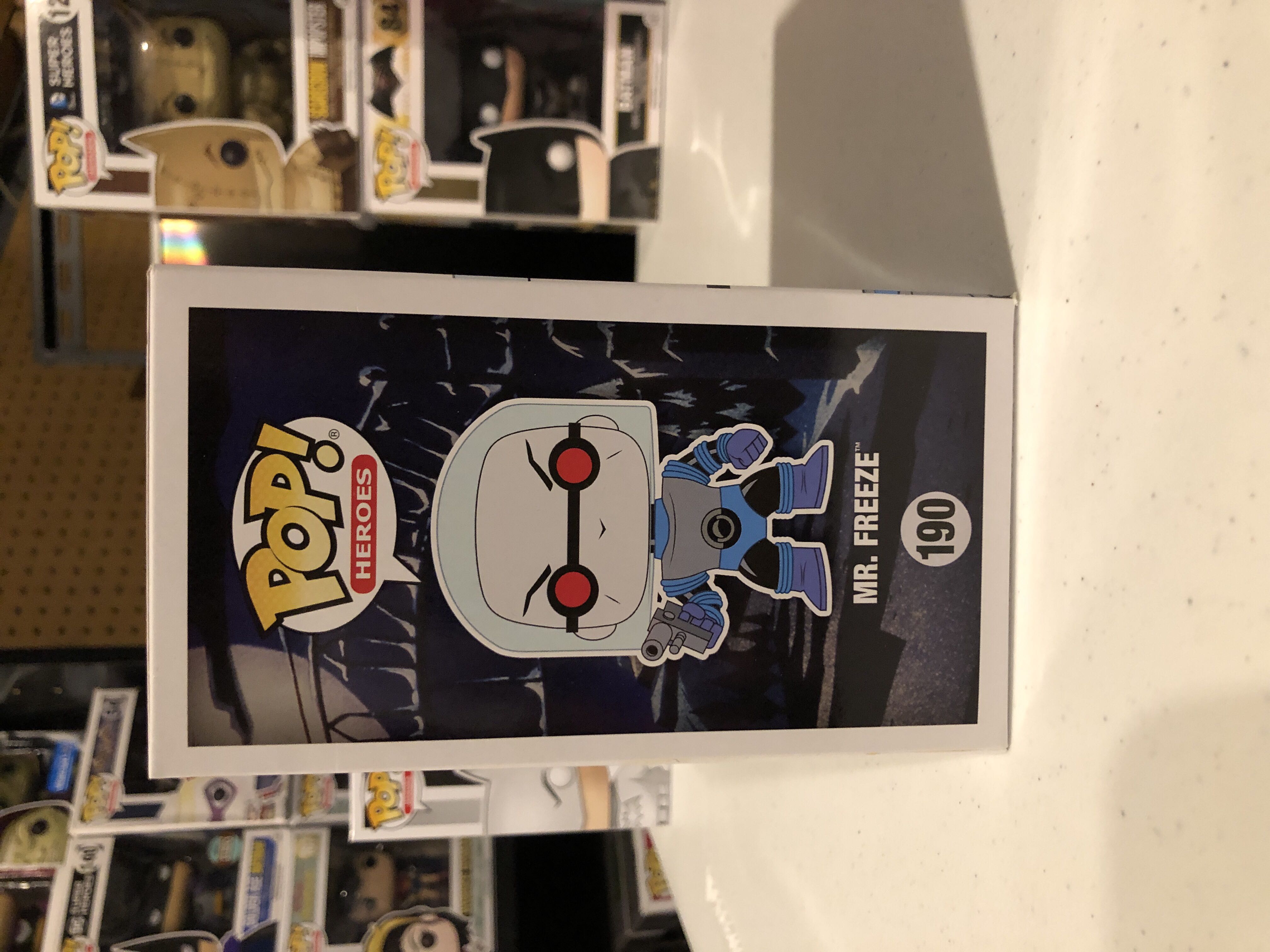 Batman: The Animated Series: Mr. Freeze - DC Universe vinyl figure collectible - Main Image 4