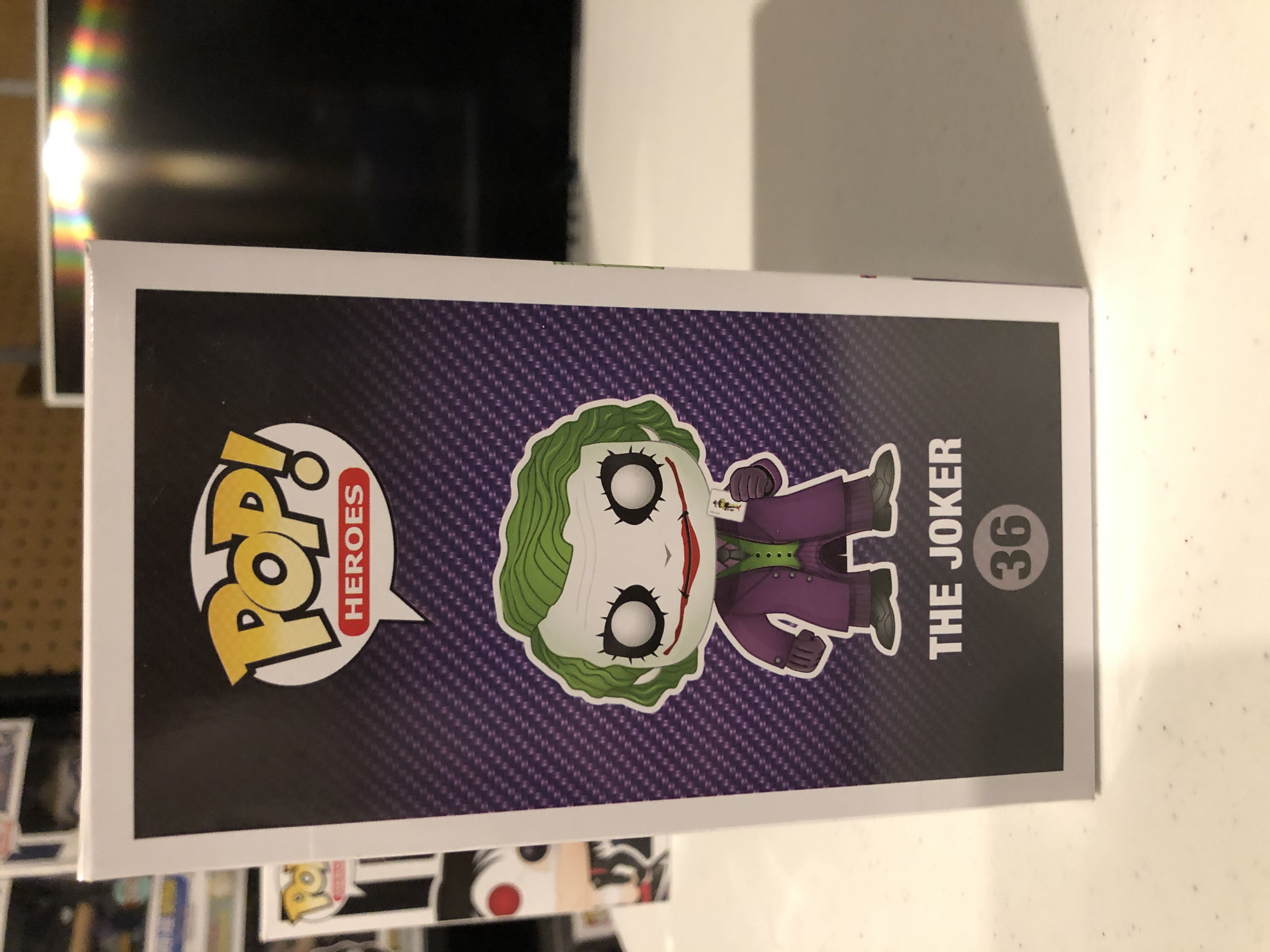 The Joker  - DC Universe vinyl figure collectible [Barcode 10062223] - Main Image 4