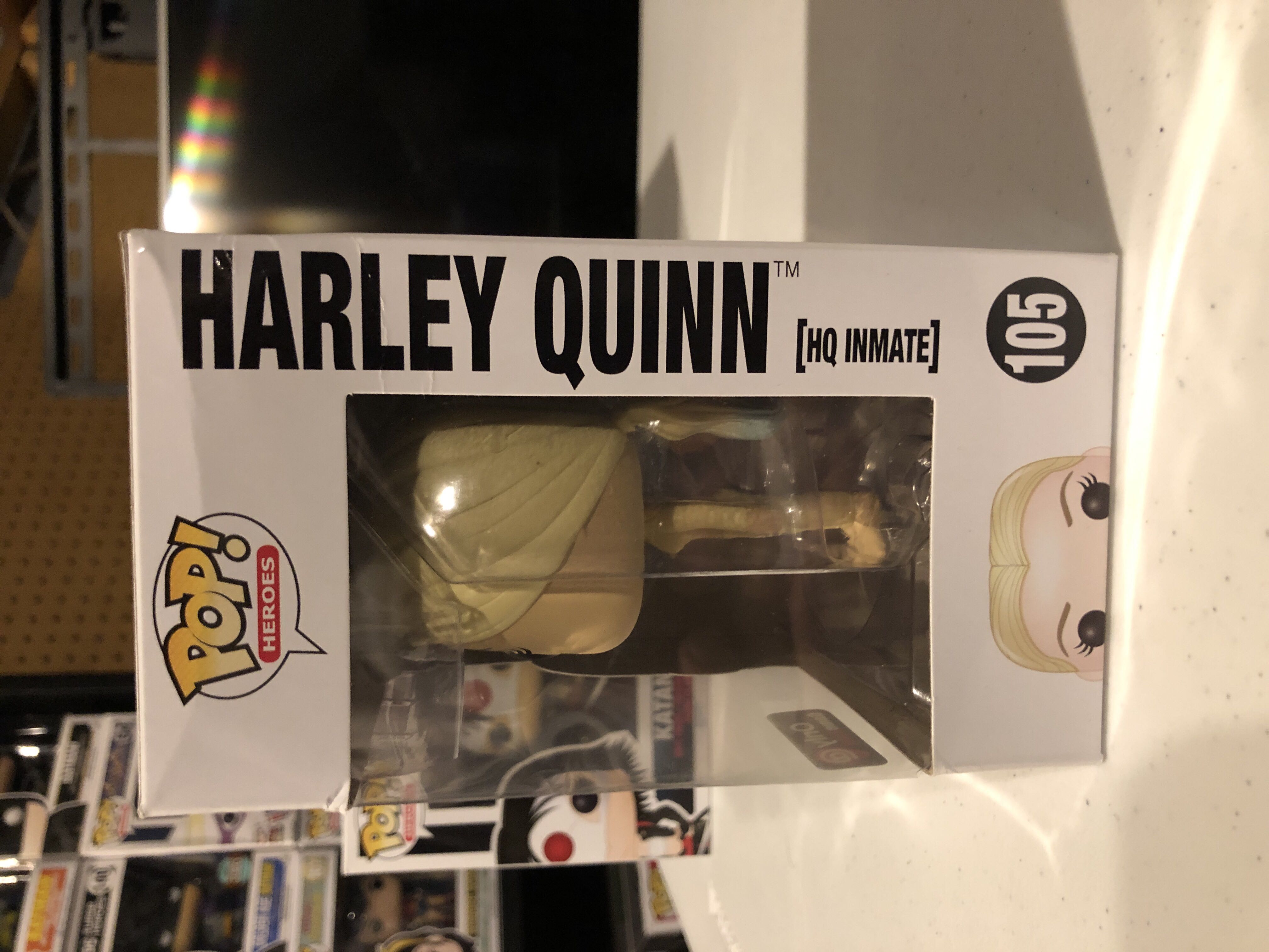 Suicide Squad: Harley Quinn (HQ Inmate) - DC Universe vinyl figure collectible [Barcode 849803087418] - Main Image 2