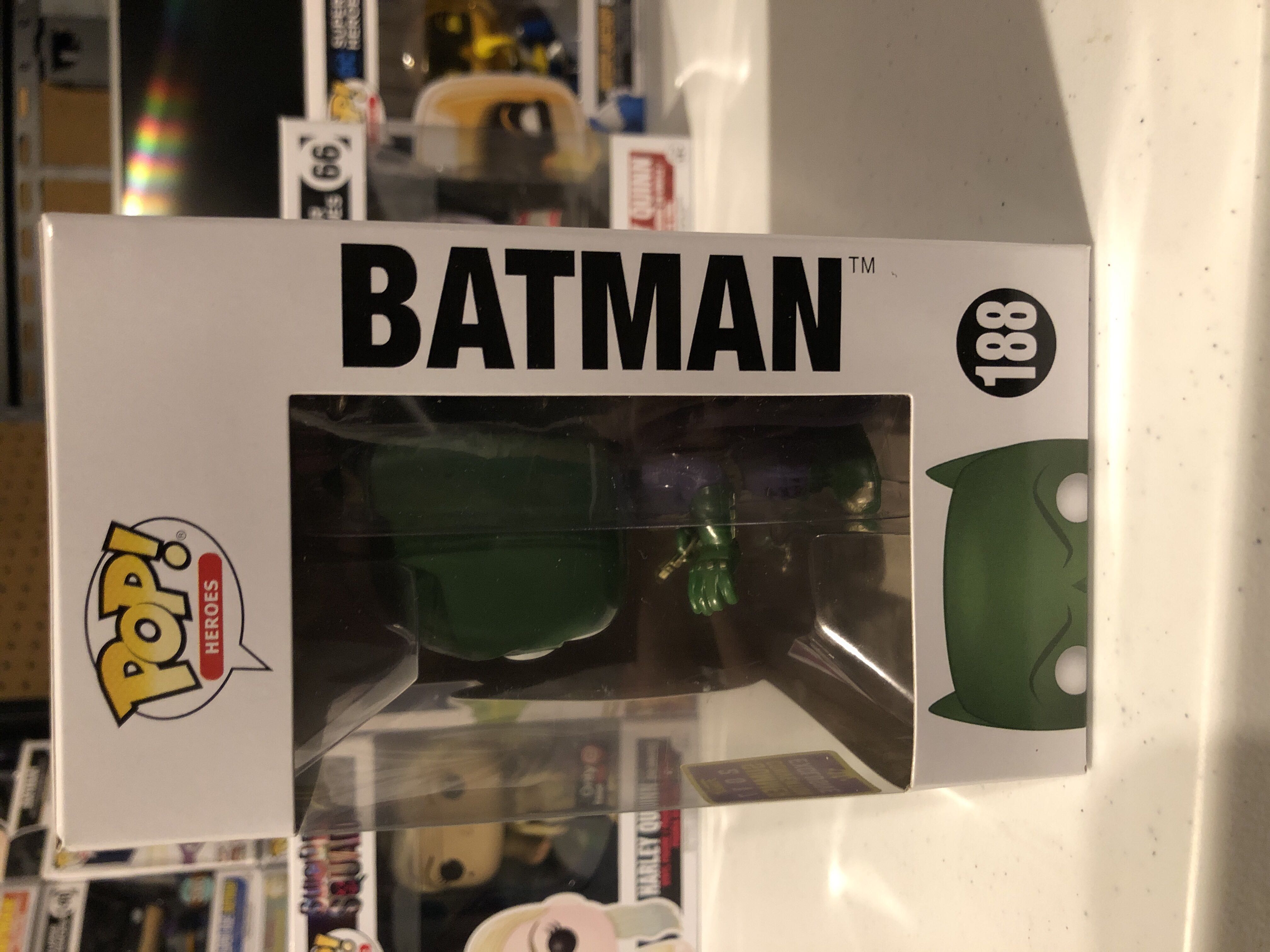 Batman - DC Universe vinyl figure collectible [Barcode 889698144872] - Main Image 2
