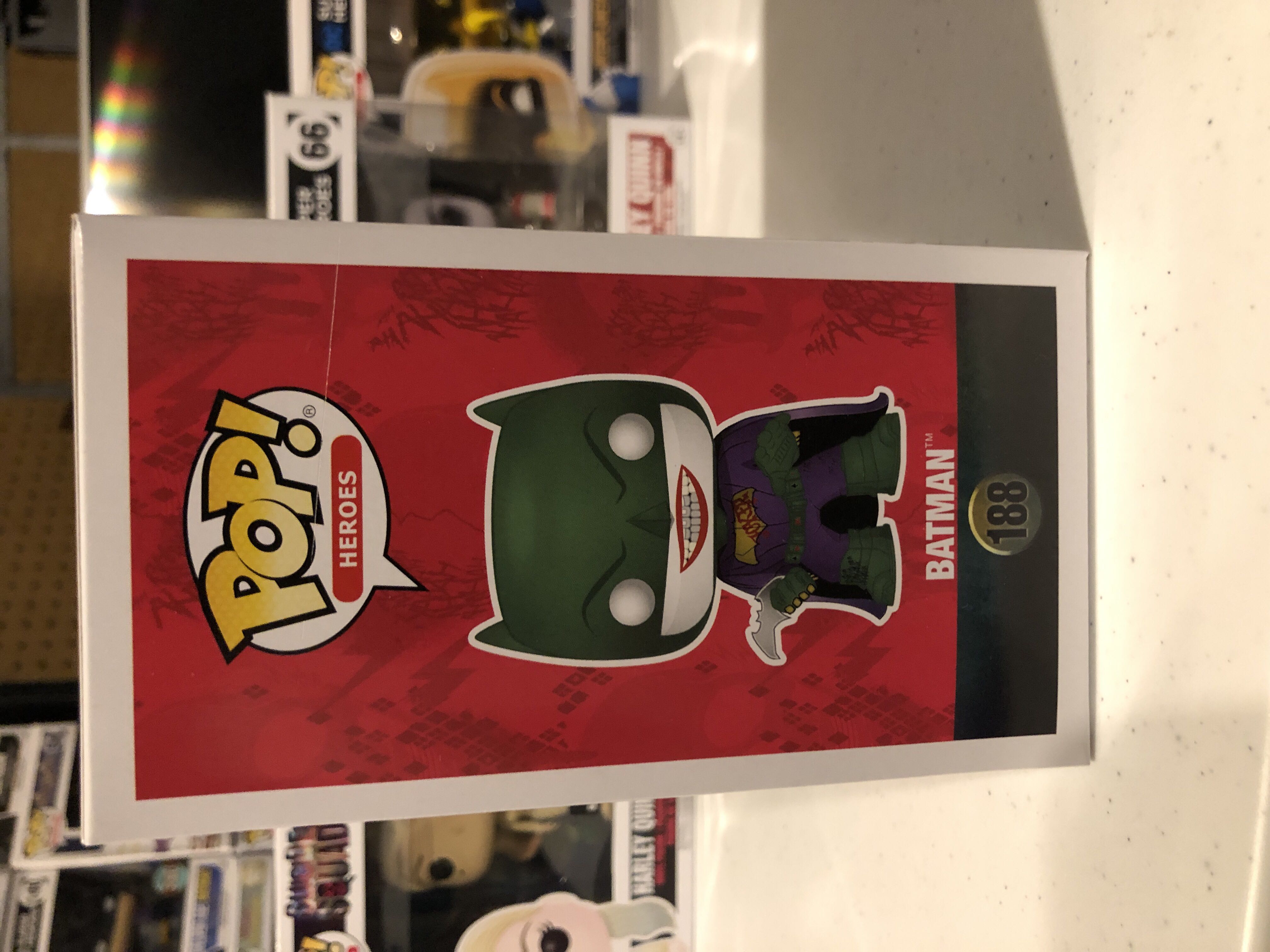 Batman - DC Universe vinyl figure collectible [Barcode 889698144872] - Main Image 4