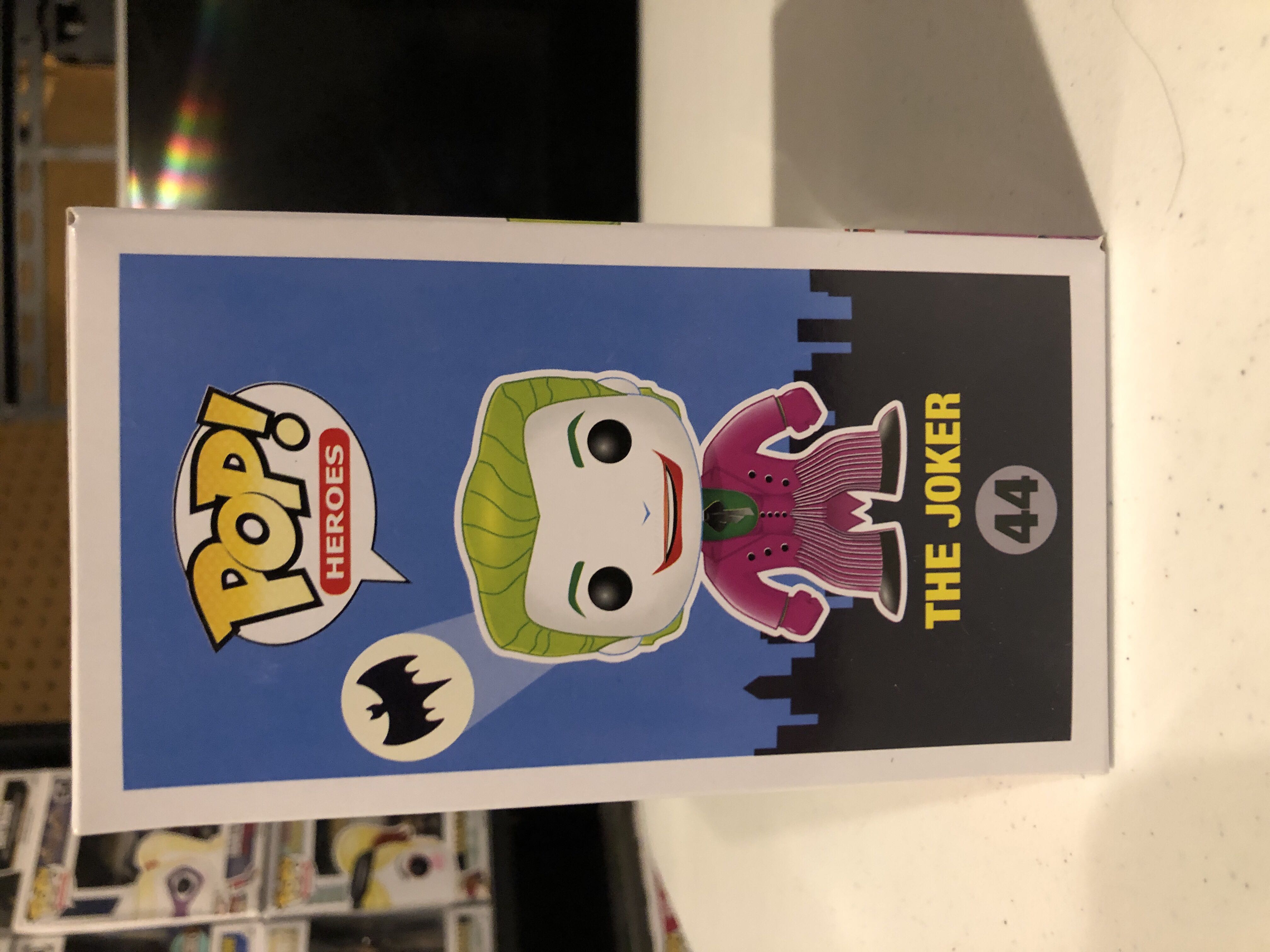 The Joker  - DC Universe vinyl figure collectible [Barcode 830395031200] - Main Image 4