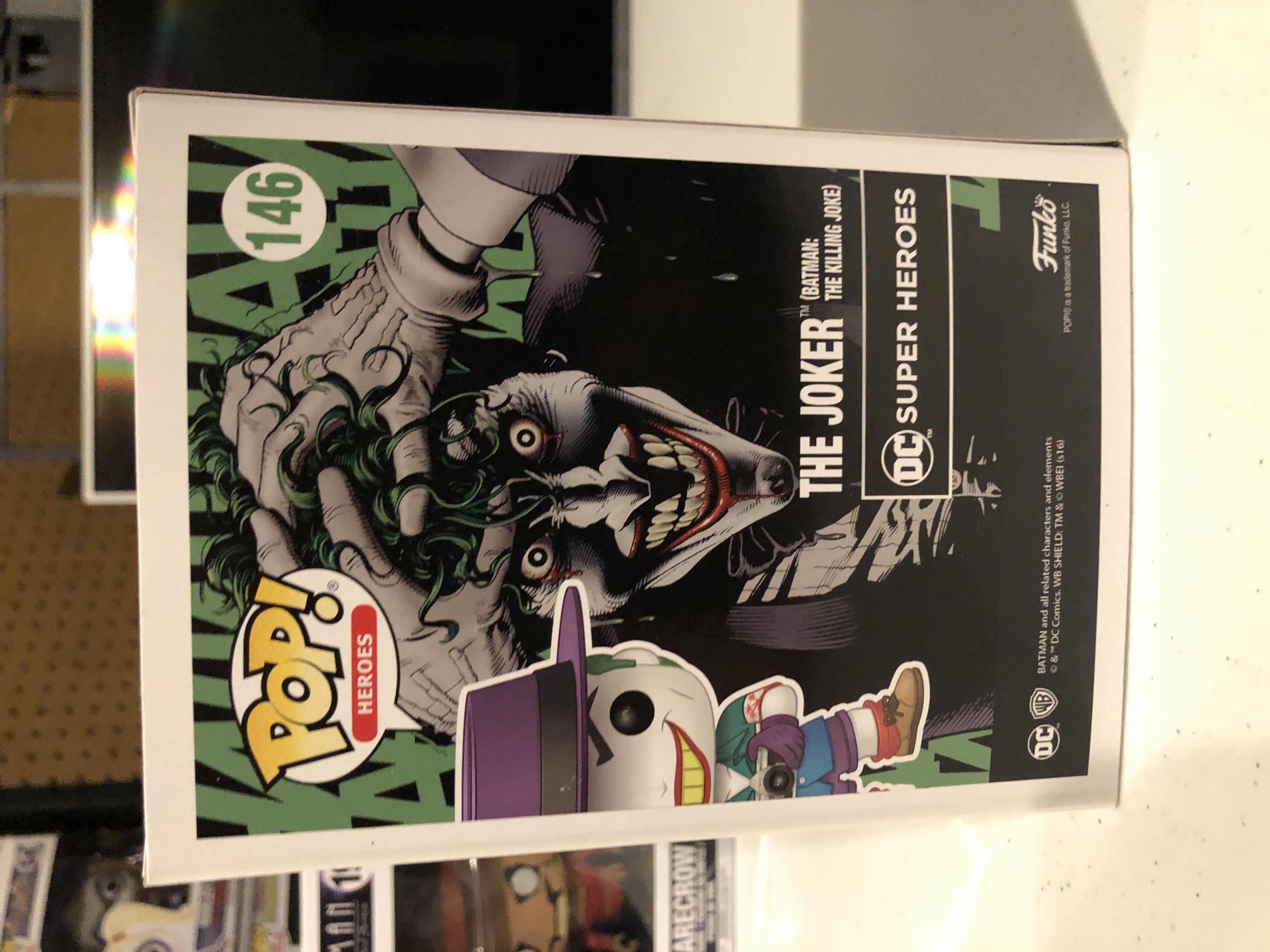 The Joker (Batman: The Killing Joke)  - DC Universe vinyl figure collectible [Barcode 889698115681] - Main Image 3
