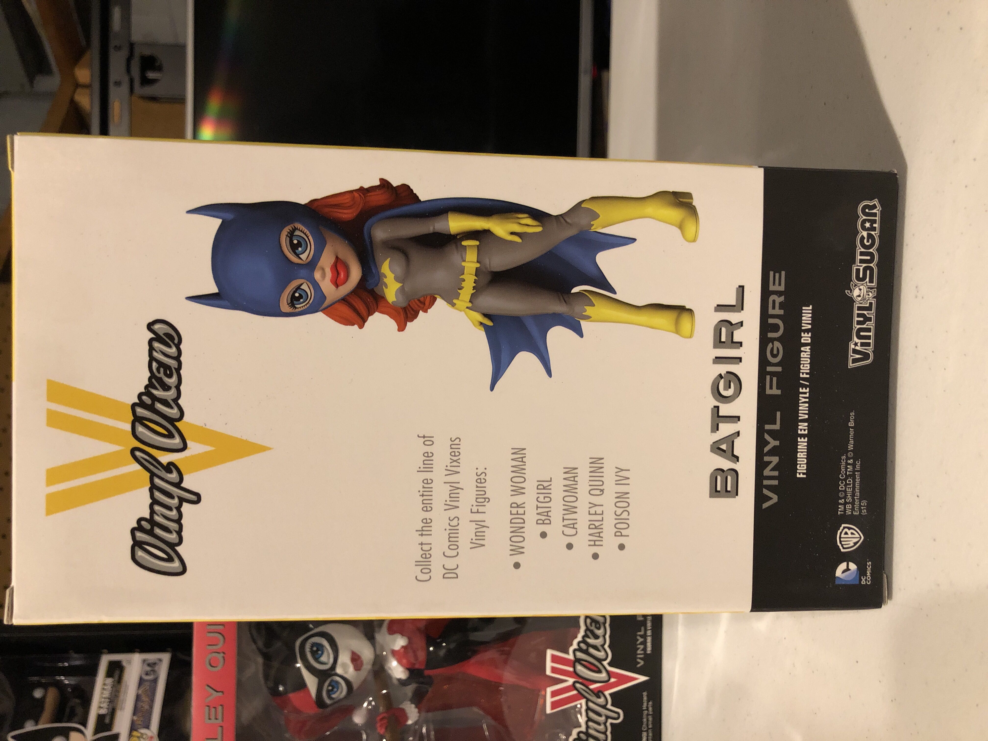 Batgirl  - DC Universe vinyl figure collectible - Main Image 3