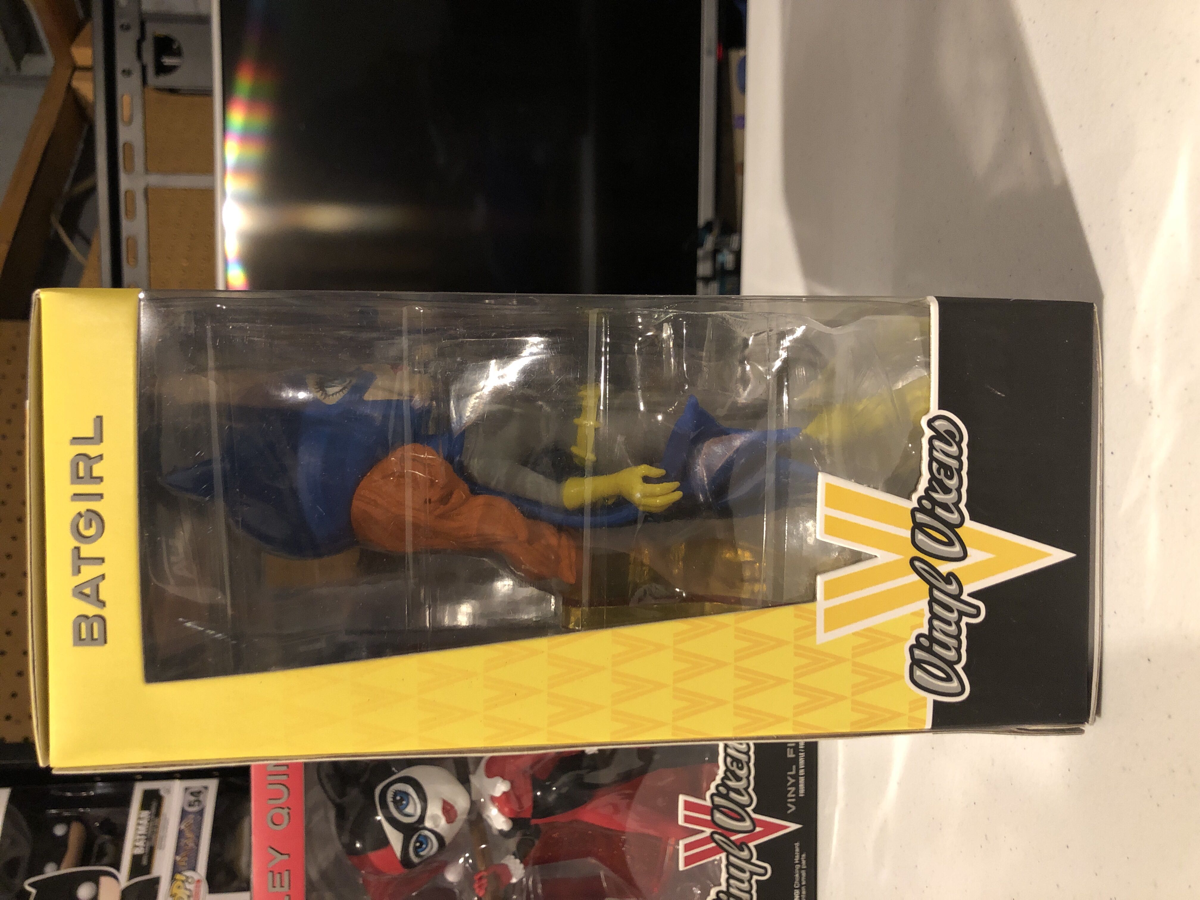 Batgirl  - DC Universe vinyl figure collectible - Main Image 4