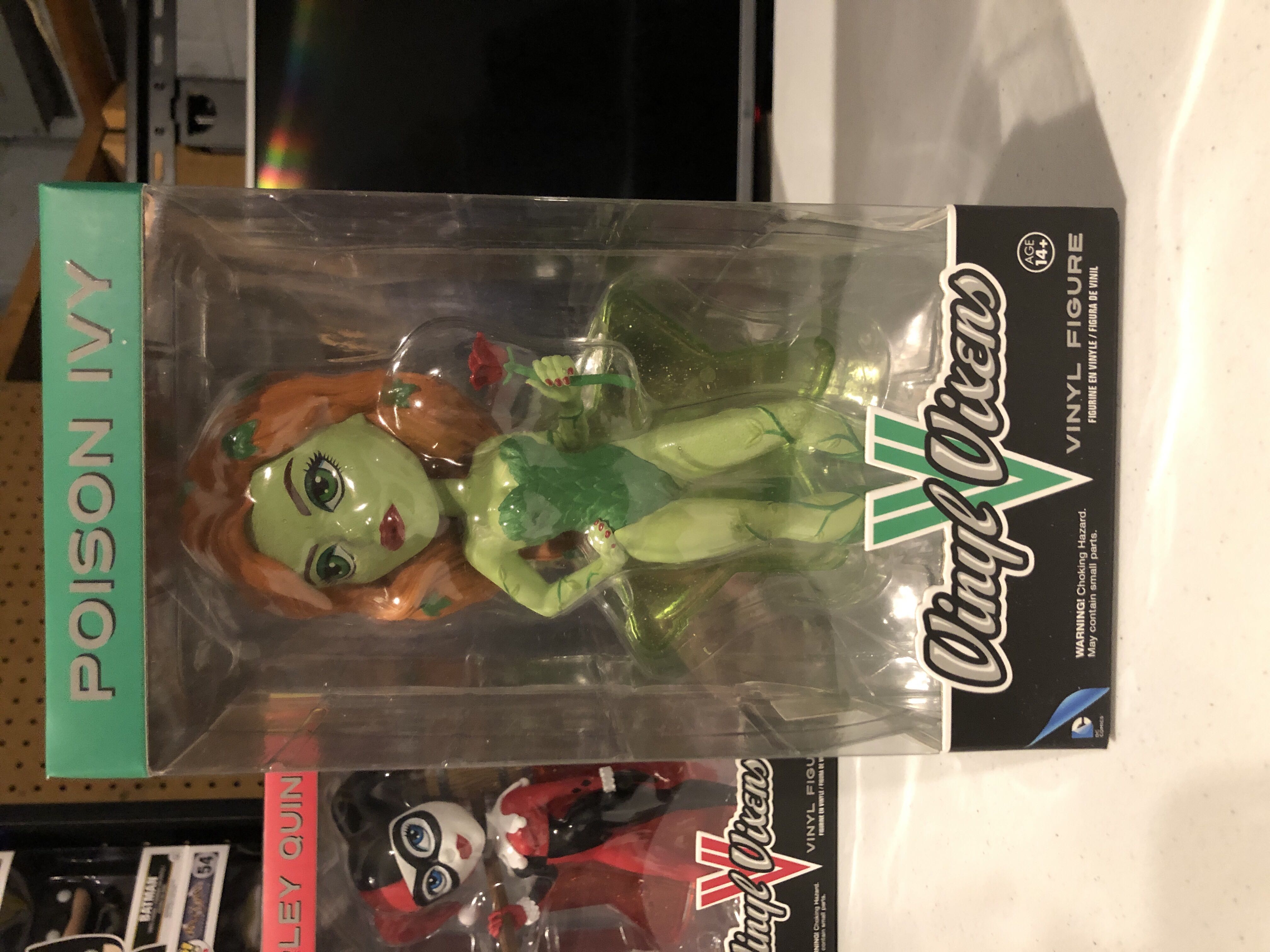 Poison Ivy - DC Universe vinyl figure collectible [Barcode 849803040475] - Main Image 1