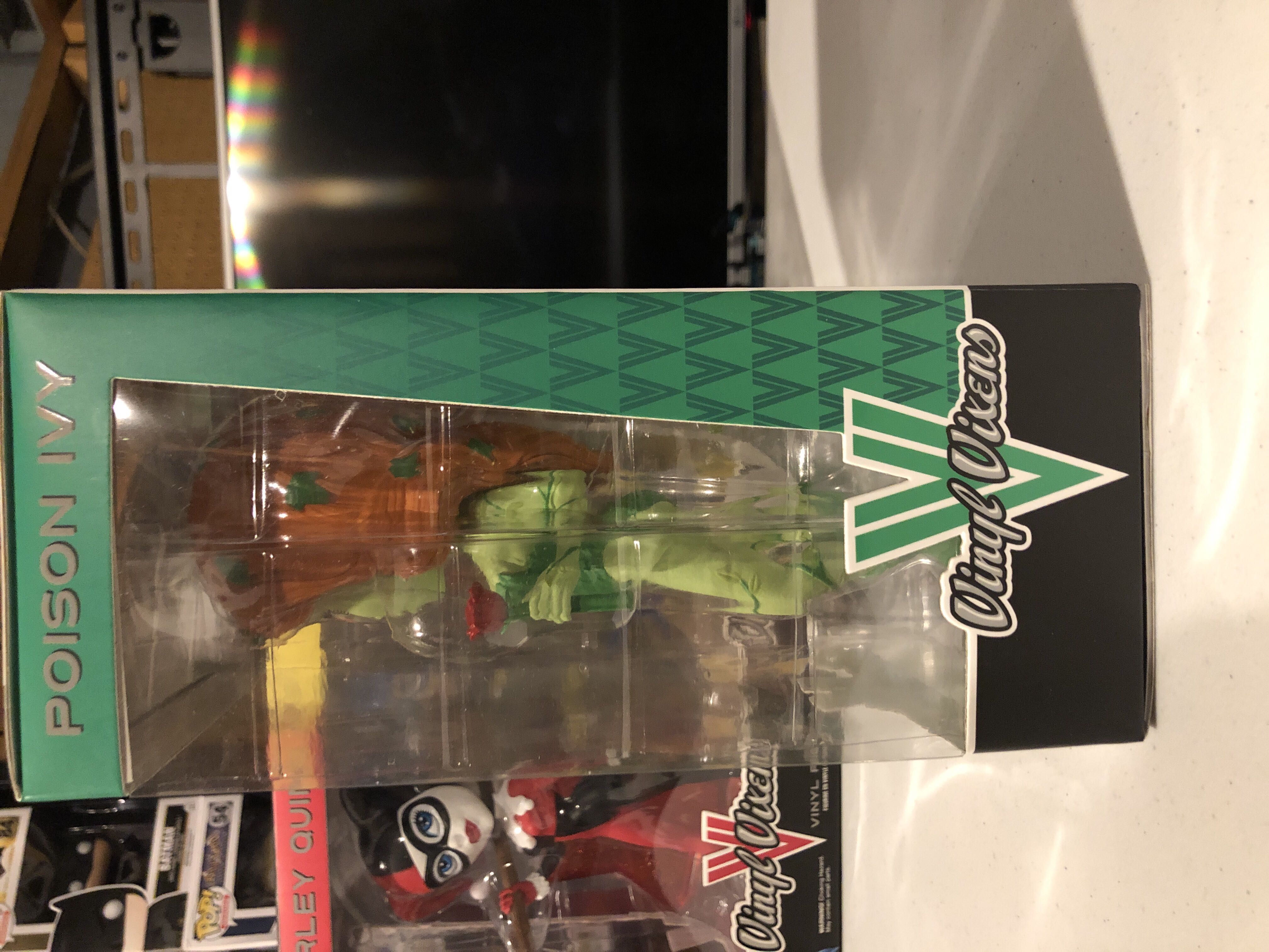 Poison Ivy - DC Universe vinyl figure collectible [Barcode 849803040475] - Main Image 2