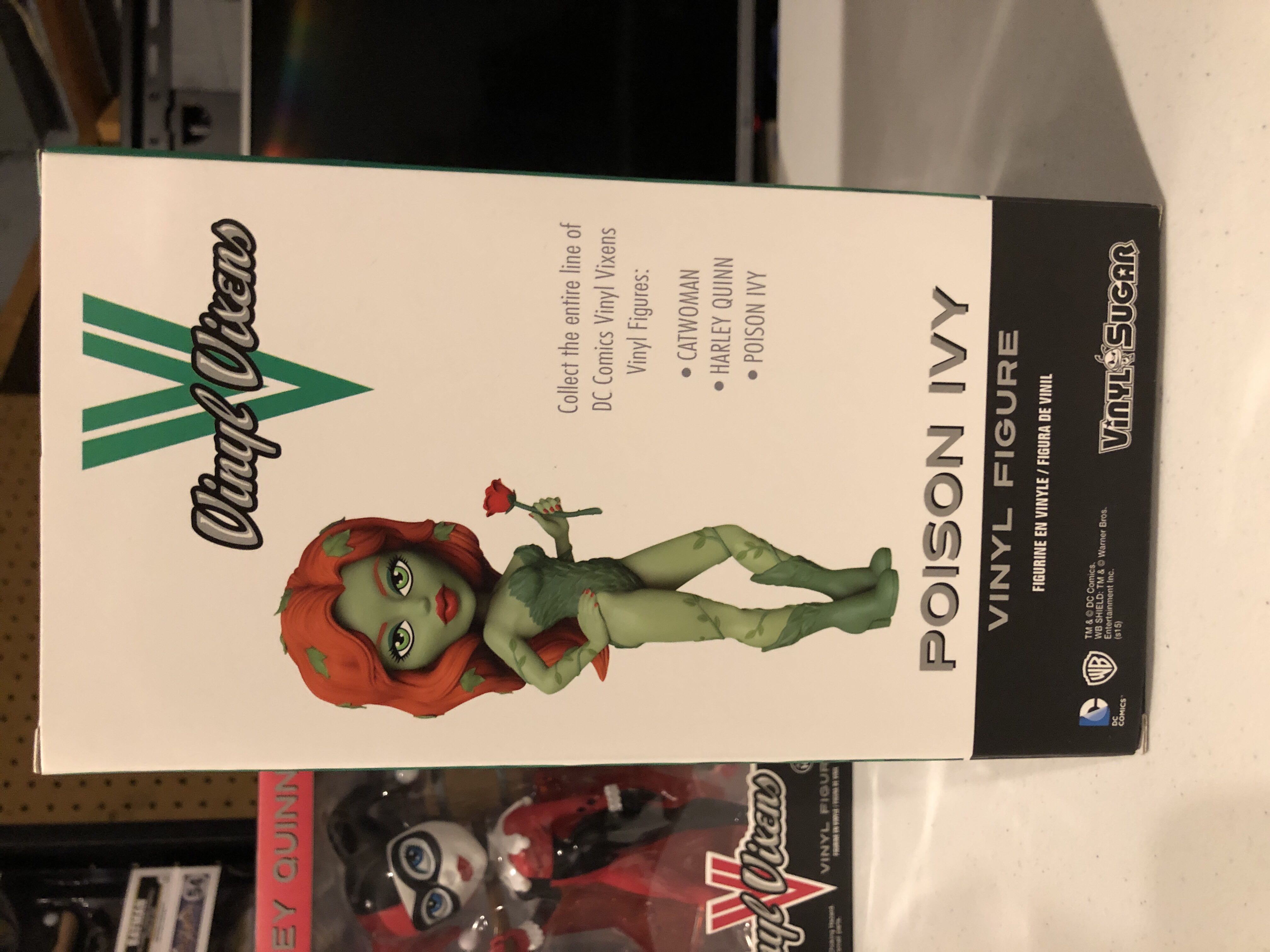 Poison Ivy - DC Universe vinyl figure collectible [Barcode 849803040475] - Main Image 3