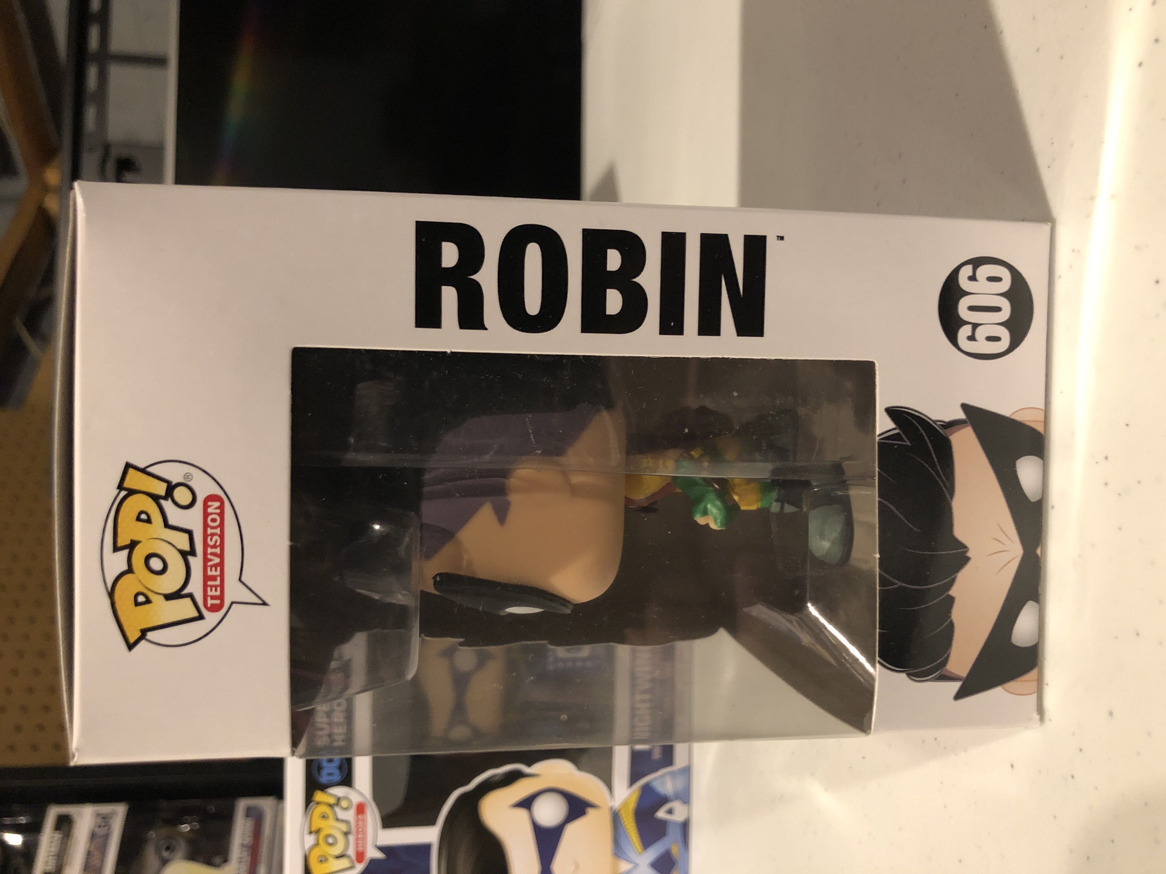 Robin - Teen Titans Go! vinyl figure collectible [Barcode 889698286787] - Main Image 2