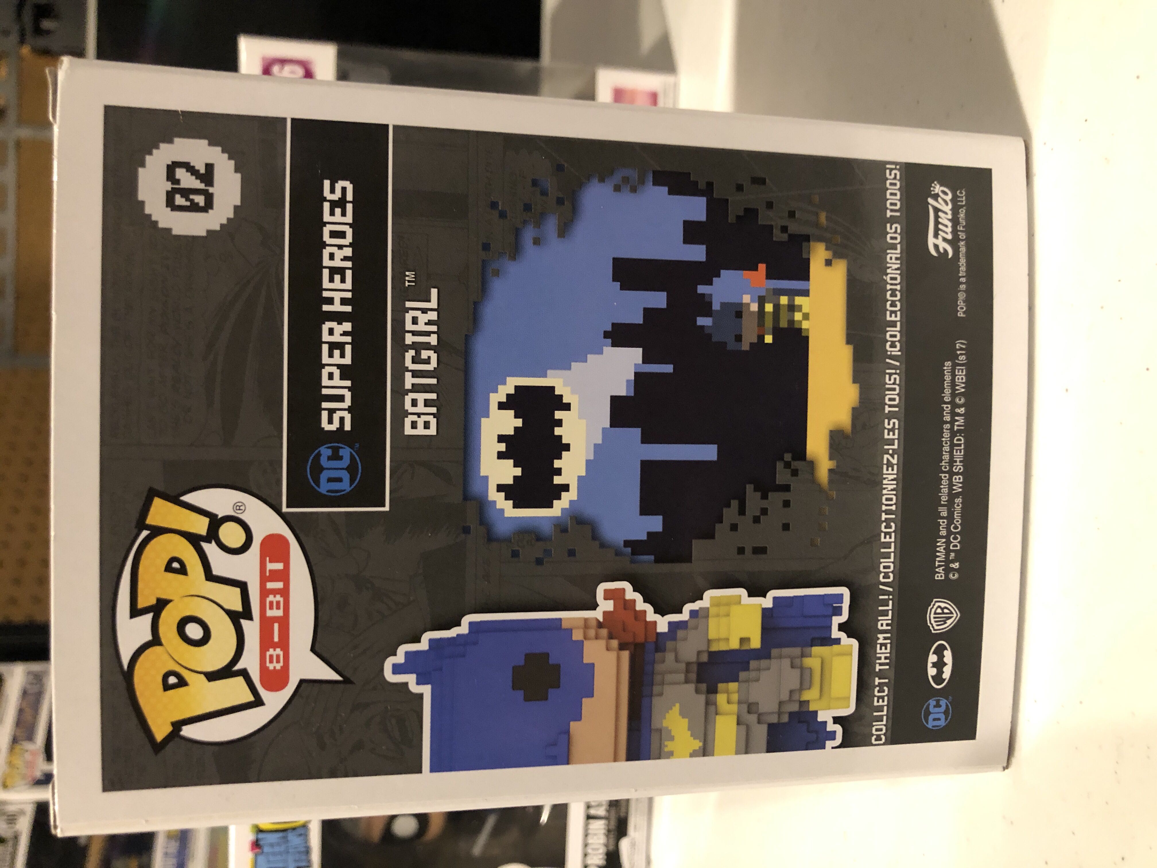 Batgirl - DC Universe vinyl figure collectible - Main Image 3