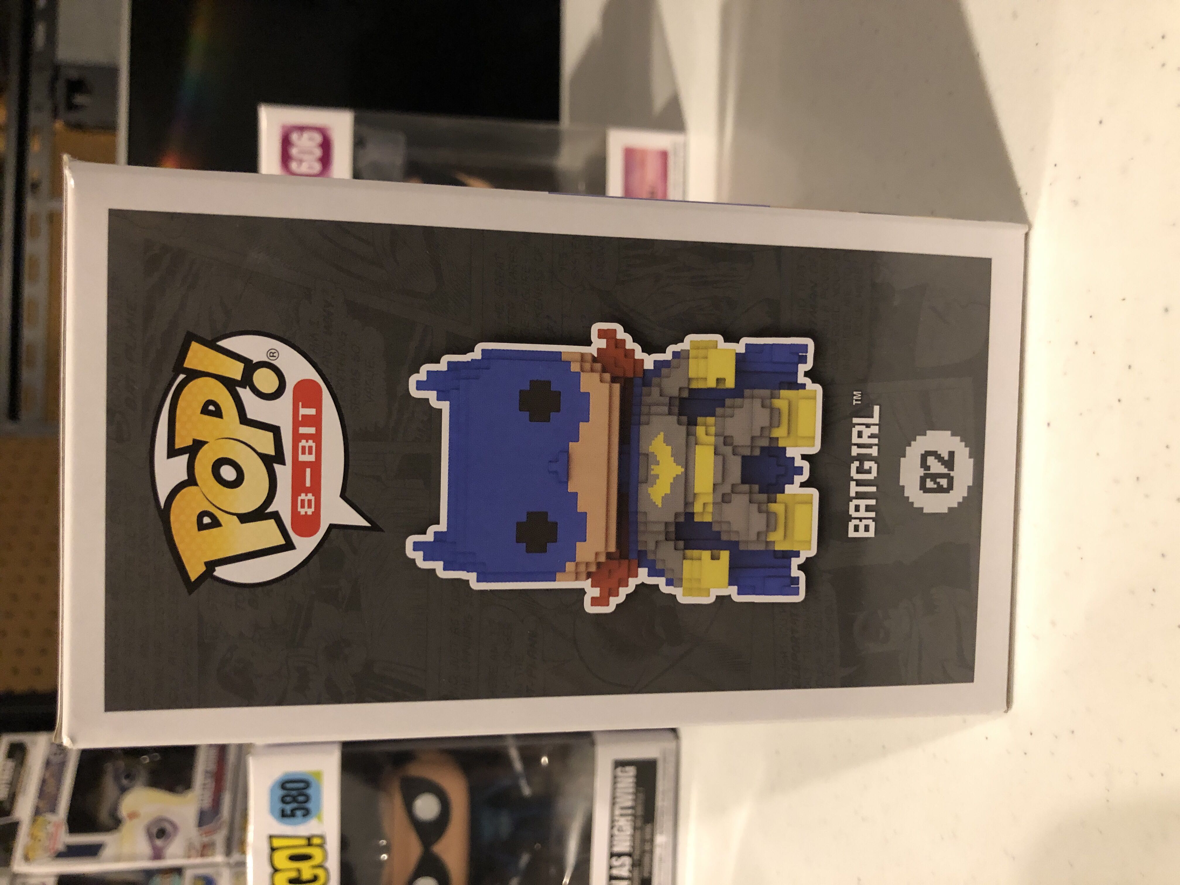 Batgirl - DC Universe vinyl figure collectible - Main Image 4