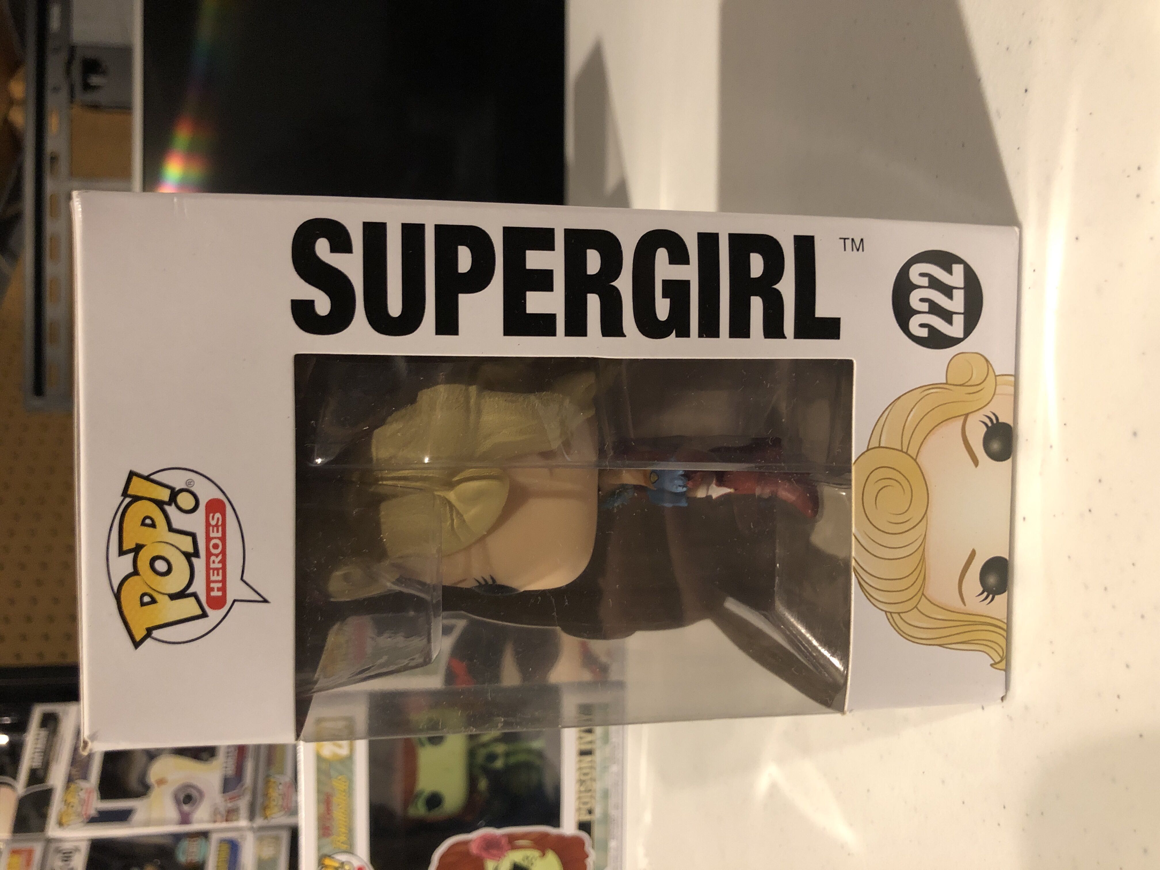 Supergirl  - DC Universe vinyl figure collectible [Barcode 889698228947] - Main Image 2