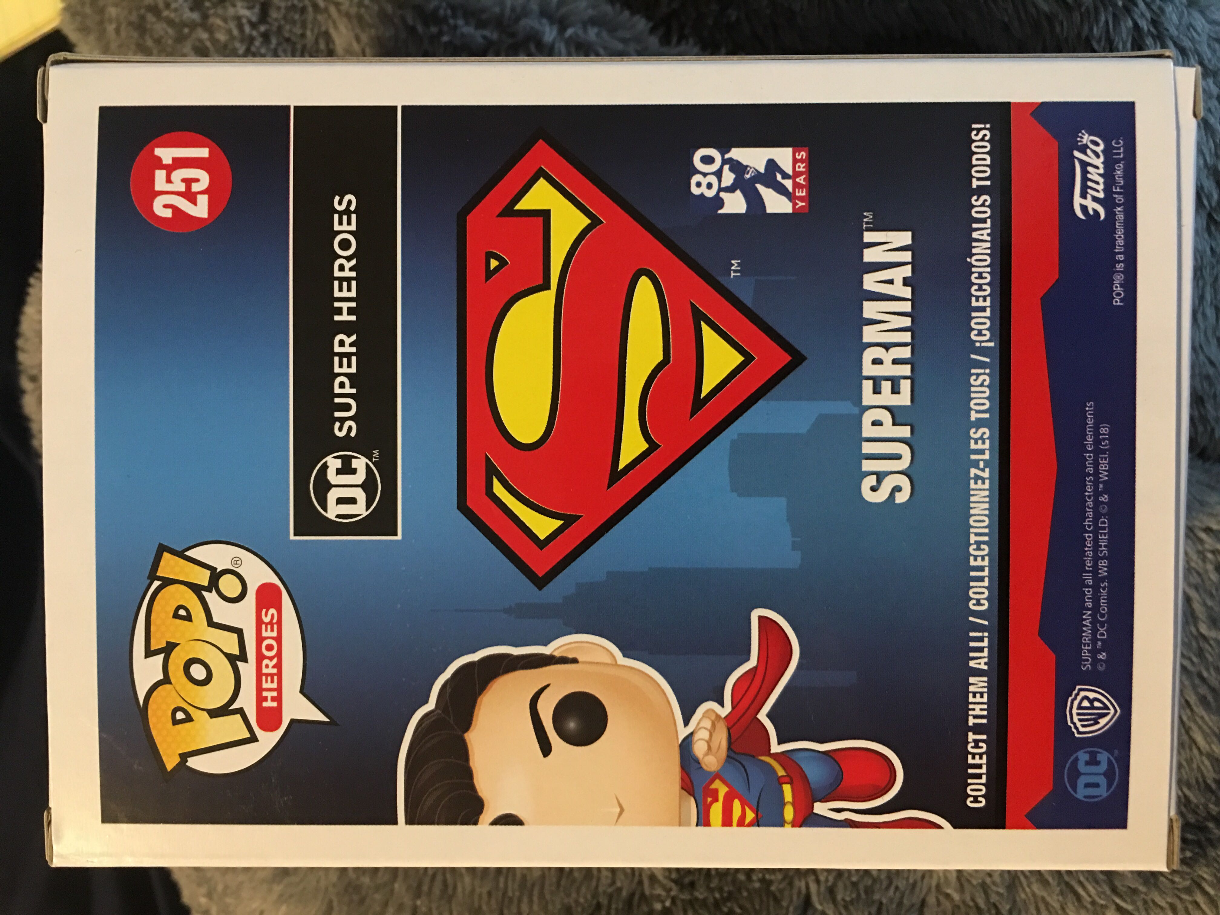 Superman - DC Universe vinyl figure collectible [Barcode 889698344180] - Main Image 2