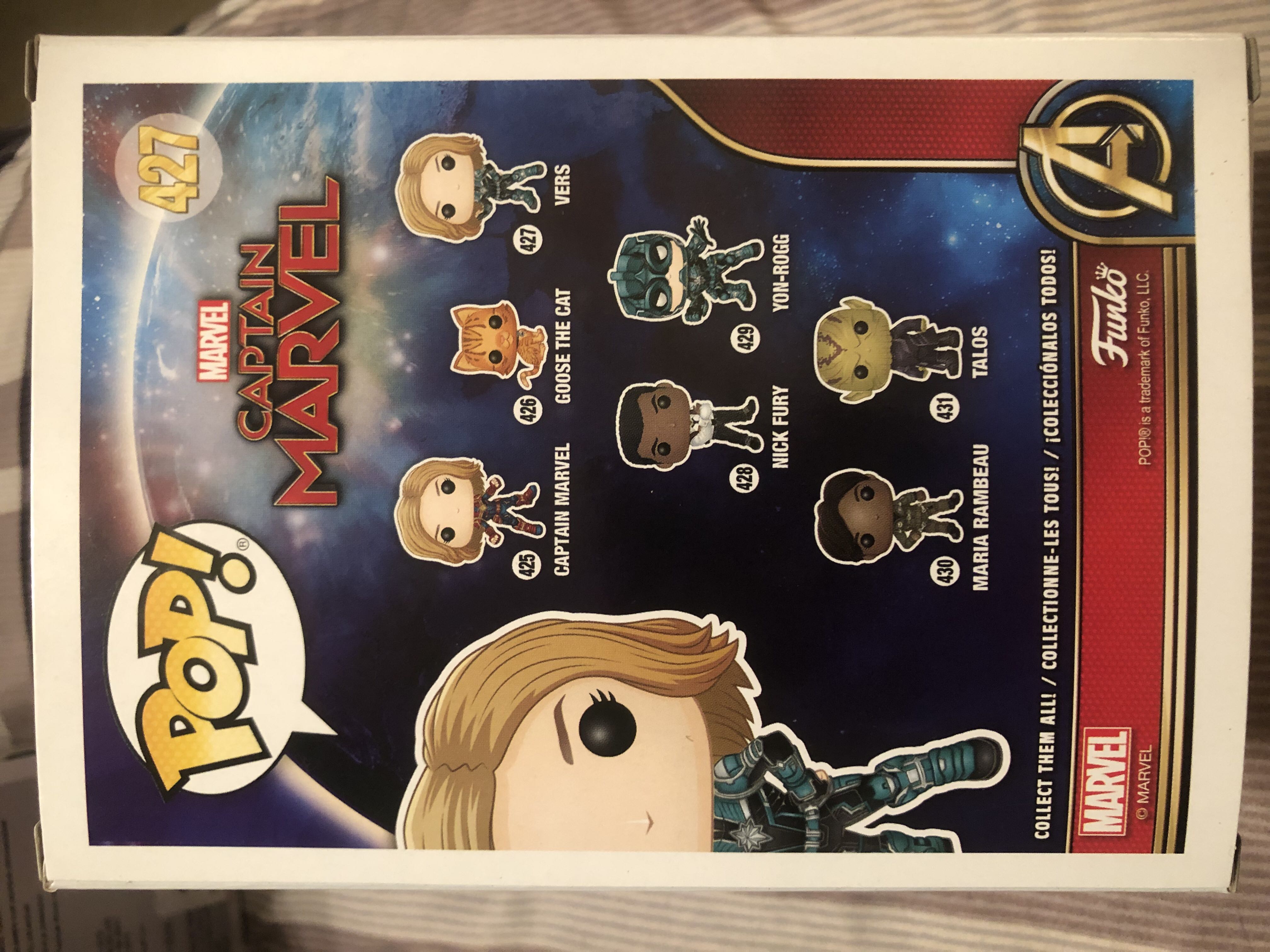 #425 - Captain Marvel - Captain Marvel vinyl figure collectible [Barcode 889698363419] - Main Image 2