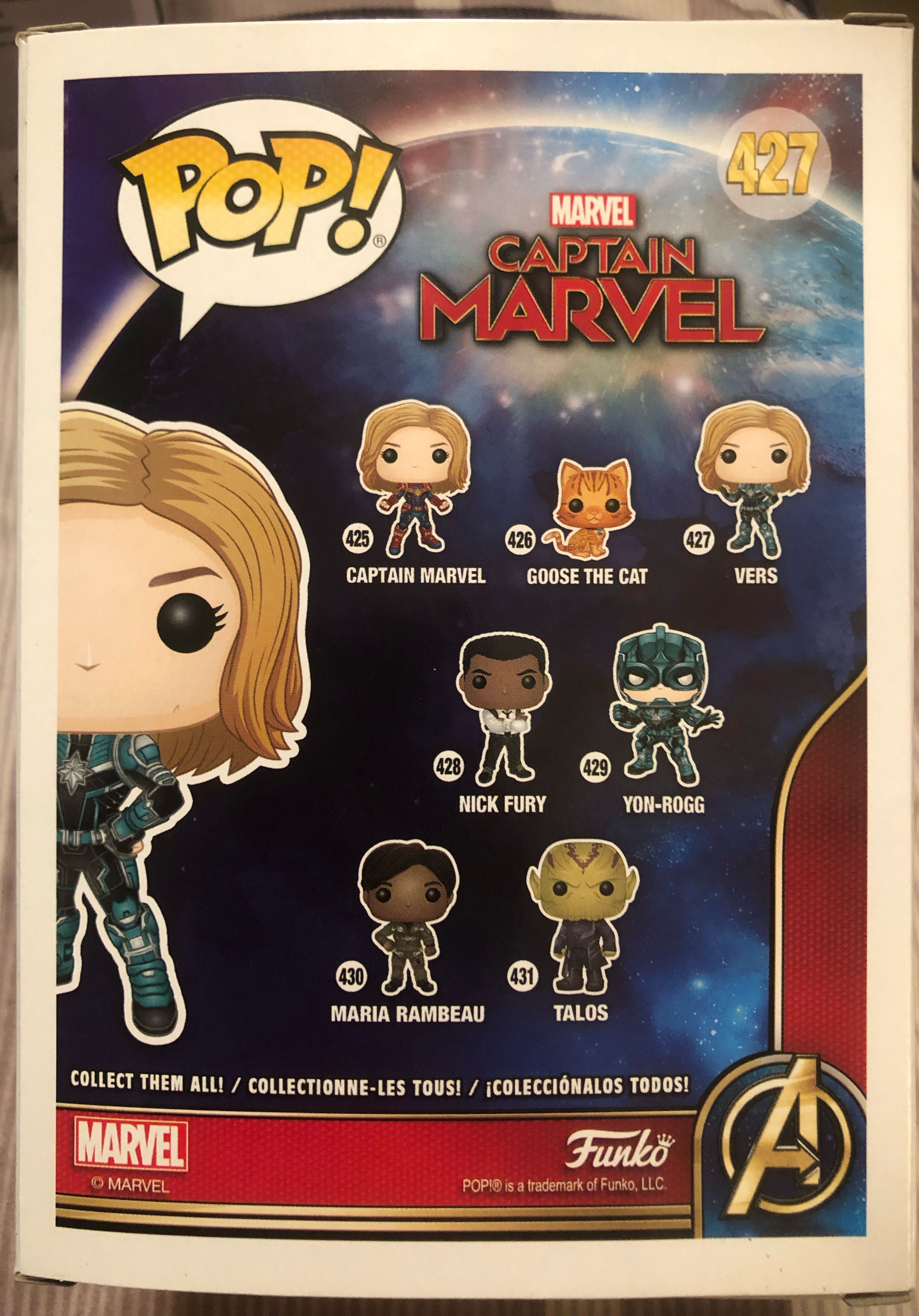 Vers - Captain Marvel vinyl figure collectible [Barcode 889698363426] - Main Image 2