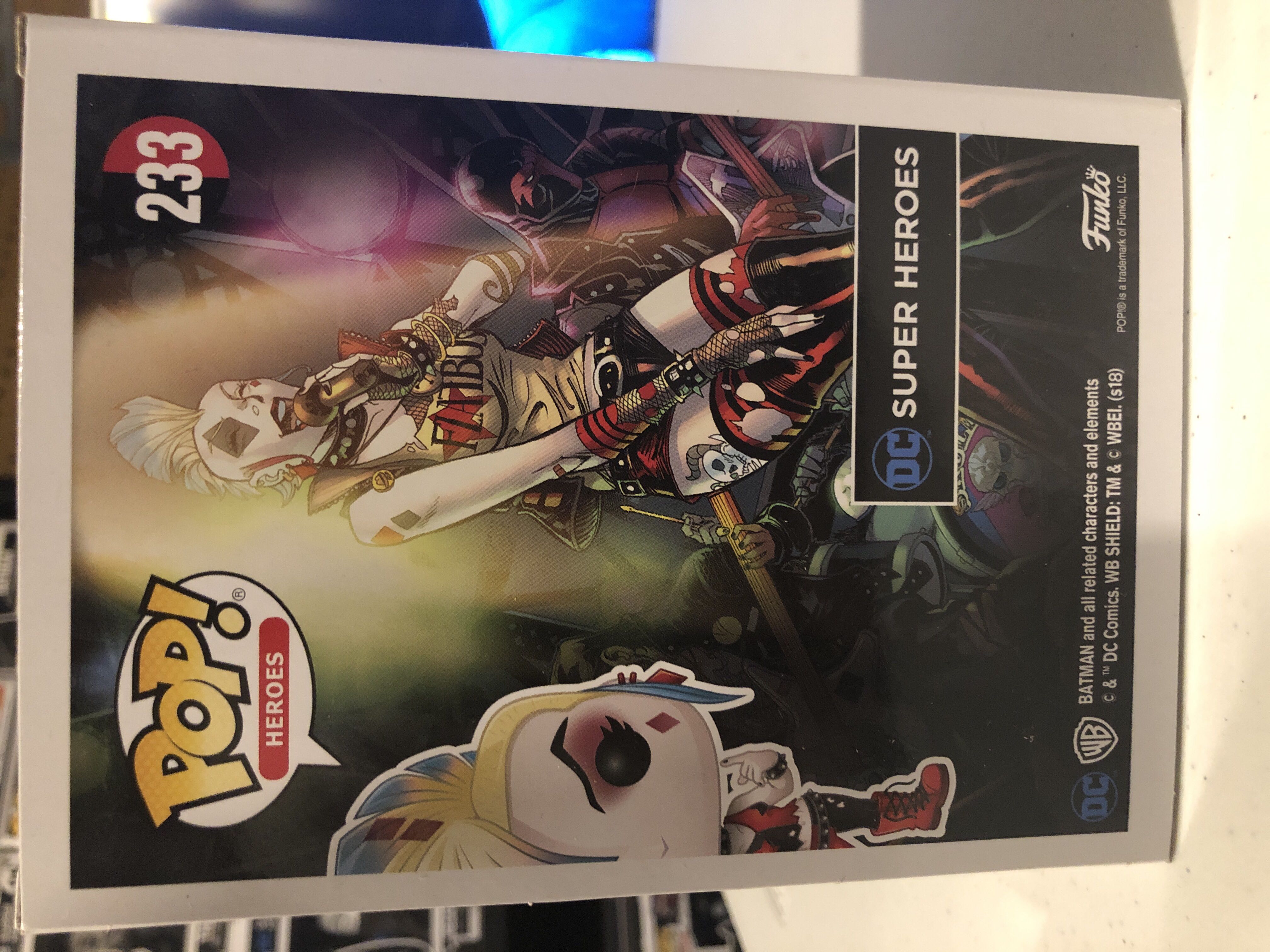 Harley Quinn (Punk Skullbags) - DC Universe vinyl figure collectible [Barcode 11247463] - Main Image 3