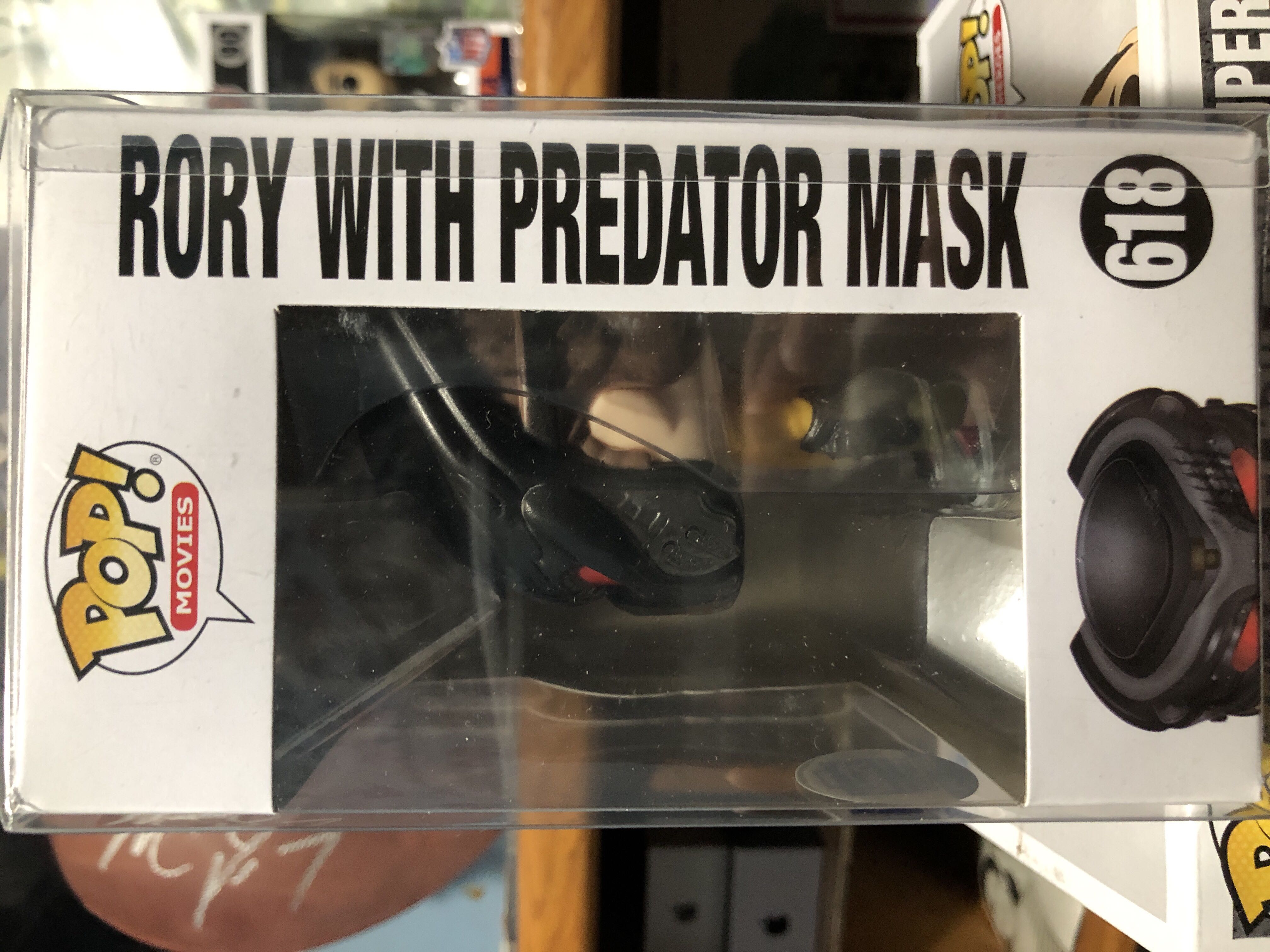 Rory With Predator Mask - Predator vinyl figure collectible [Barcode 889698312899] - Main Image 3