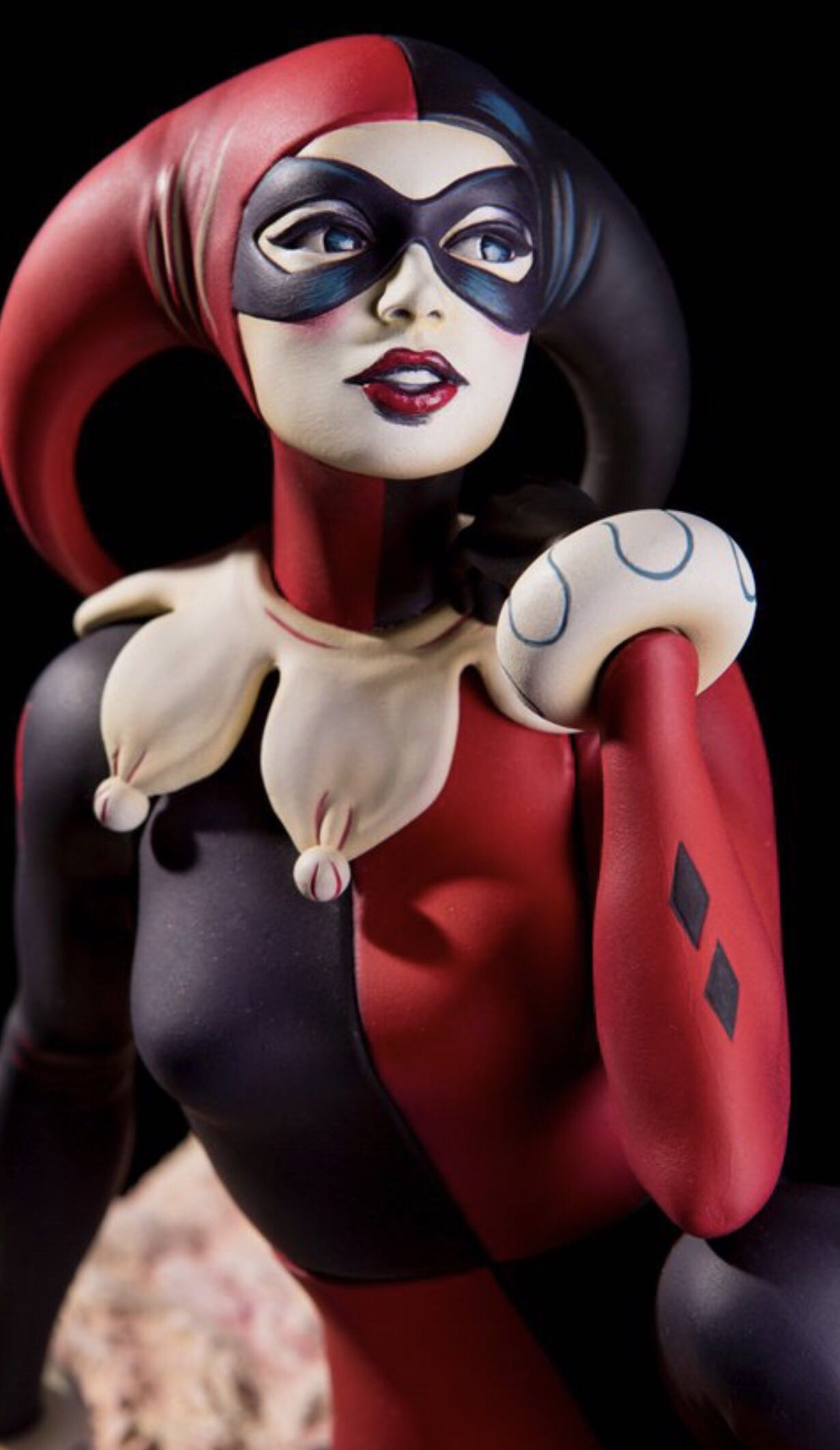 DC Superheroes: Harley Quinn (Diamond) - Batman vinyl figure collectible [Barcode 889698348270] - Main Image 4
