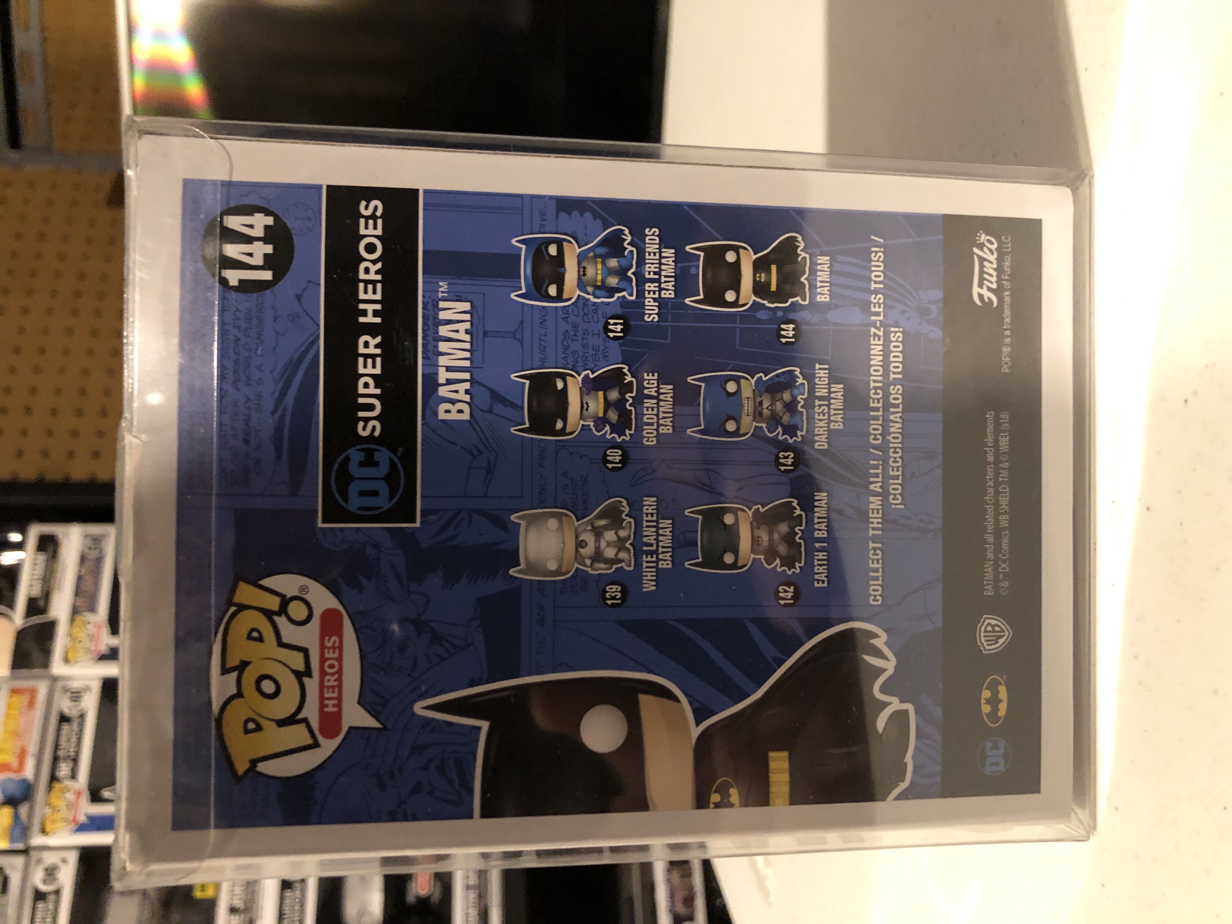 Batman - Batman vinyl figure collectible [Barcode 889698339469] - Main Image 3