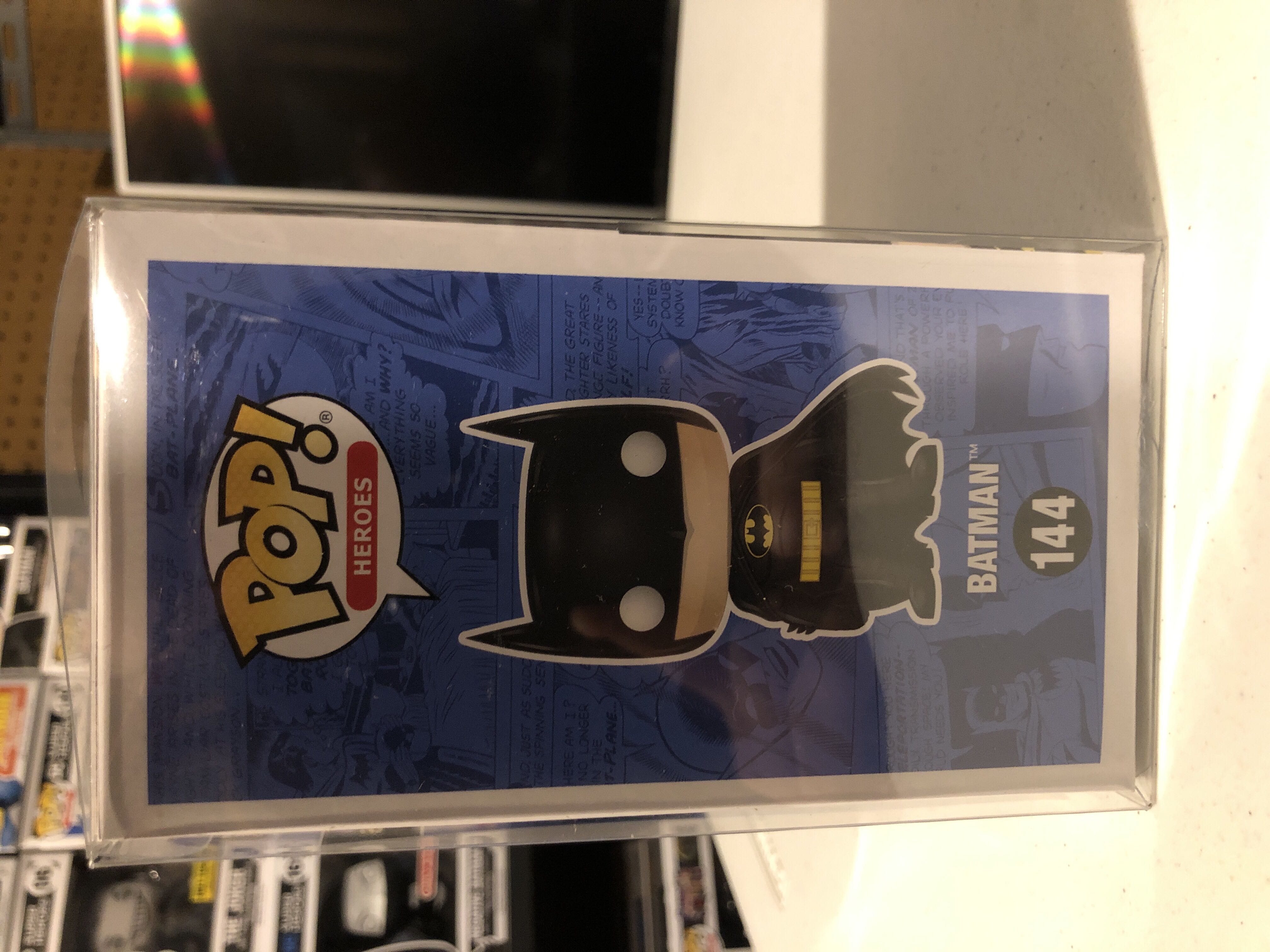 Batman - Batman vinyl figure collectible [Barcode 889698339469] - Main Image 4