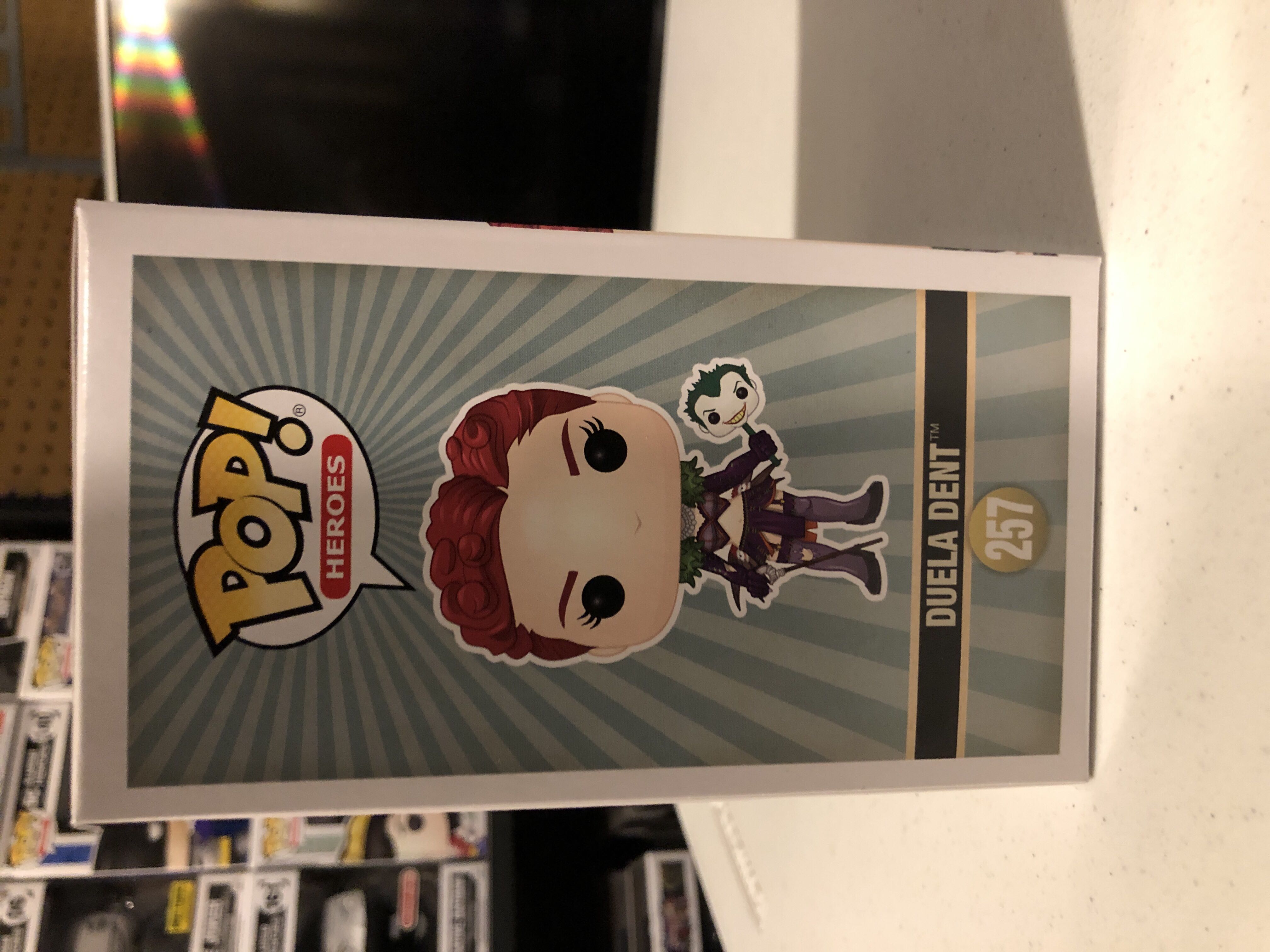 Duela Dent (Joker’s Daughter)  - DC Universe vinyl figure collectible [Barcode 11520041] - Main Image 4