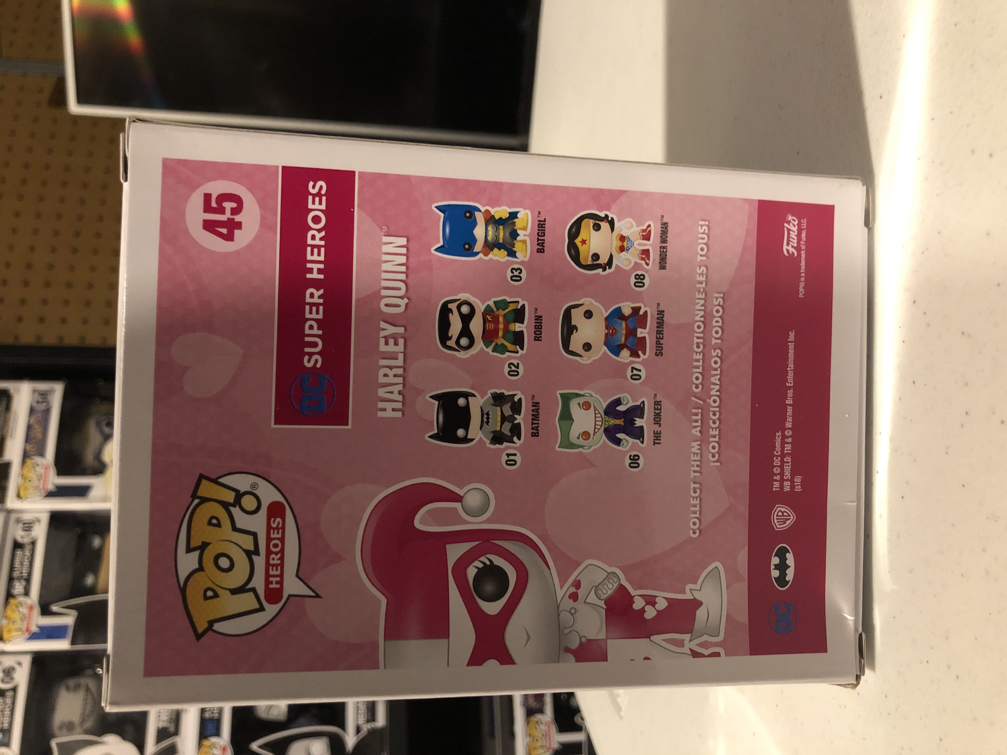 Harley Quinn (Diamond Pink/White) - DC Universe vinyl figure collectible [Barcode 11639614] - Main Image 3