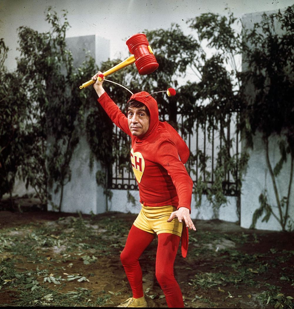 El Chapulín Colorado - El Chavo del Ocho vinyl figure collectible [Barcode 889698363624] - Main Image 3