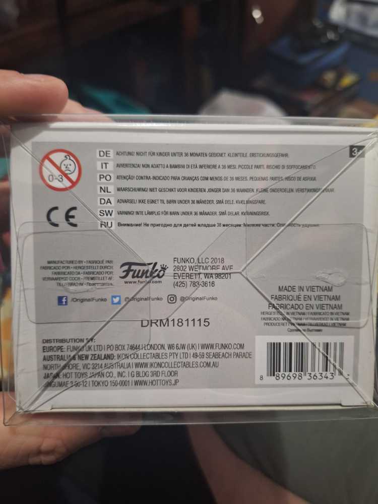 Elliot  vinyl figure collectible [Barcode 889698363433] - Main Image 4