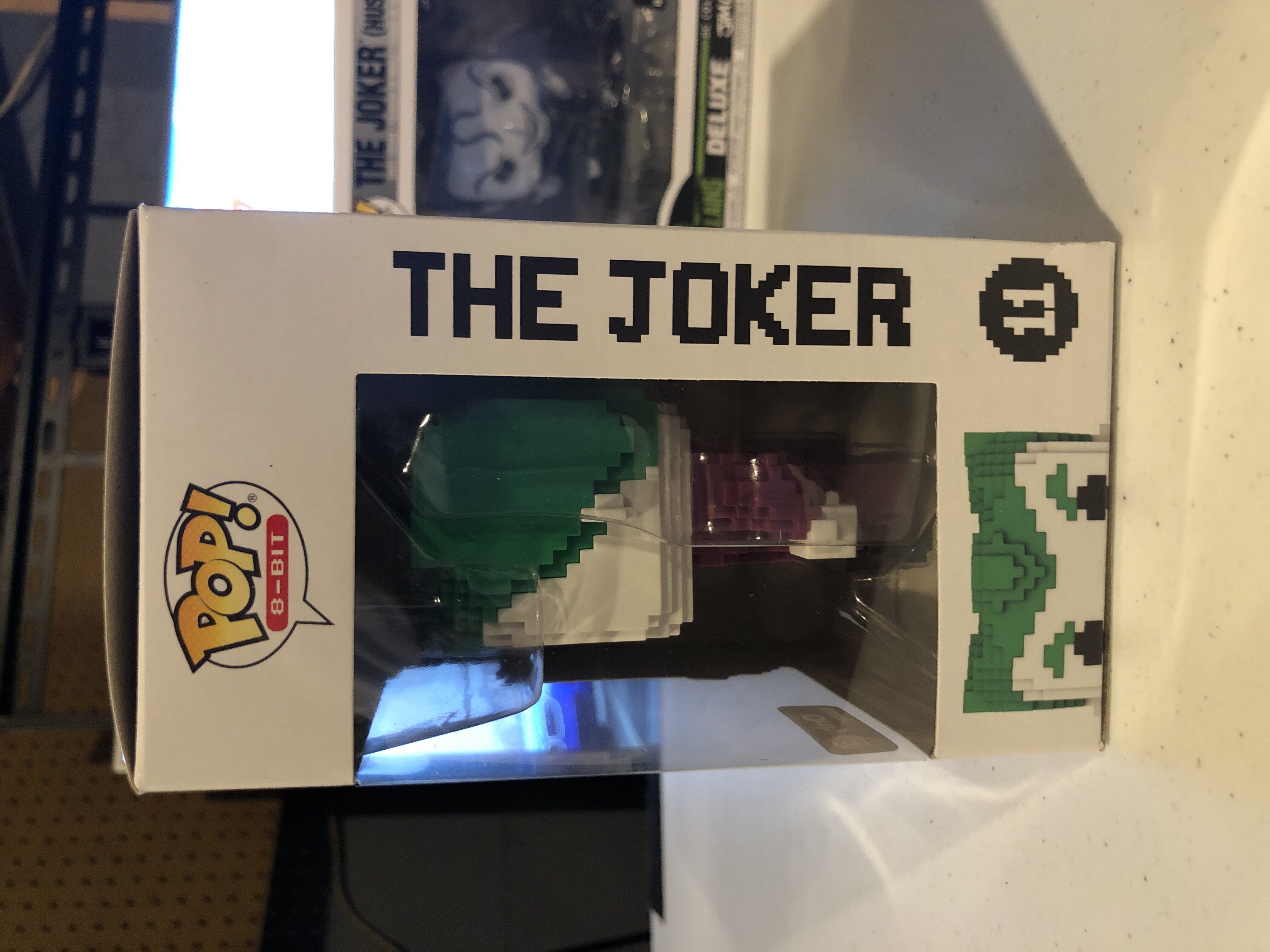 The Joker 8-Bit  - DC Universe vinyl figure collectible [Barcode 889698228381] - Main Image 2