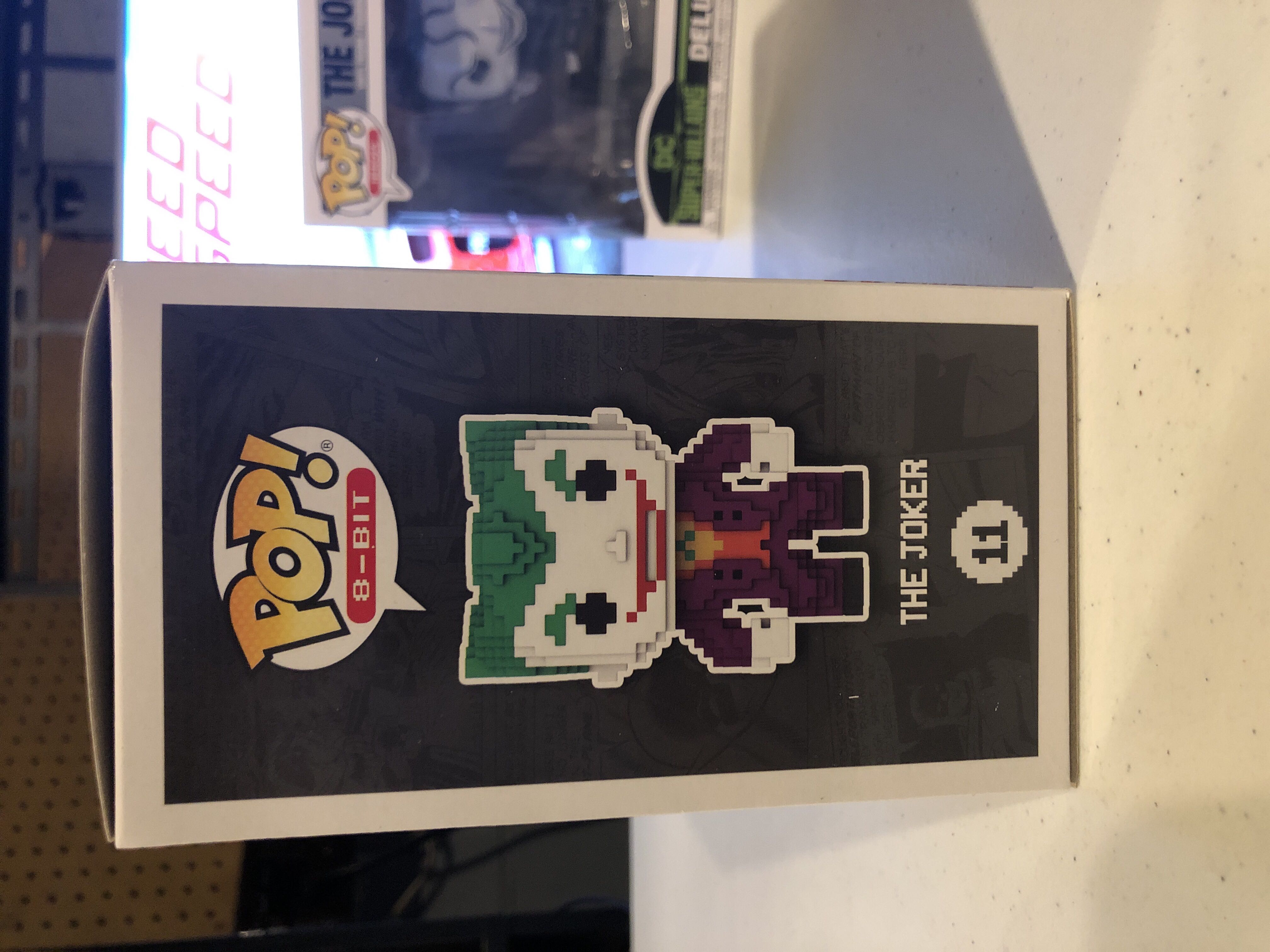 The Joker 8-Bit  - DC Universe vinyl figure collectible [Barcode 889698228381] - Main Image 4