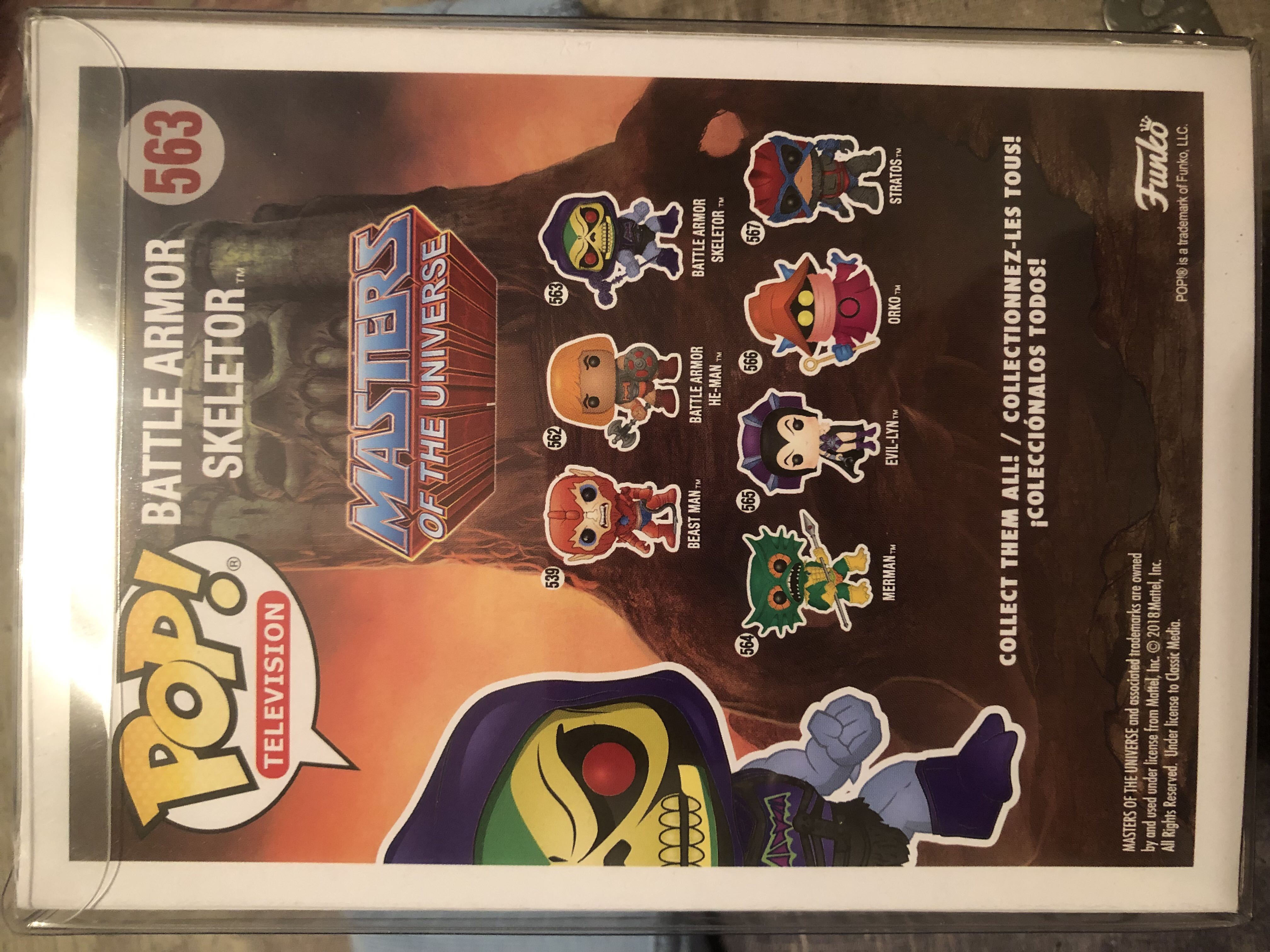 Battle Armor Skeletor - Masters of the Universe vinyl figure collectible [Barcode 889698349277] - Main Image 2