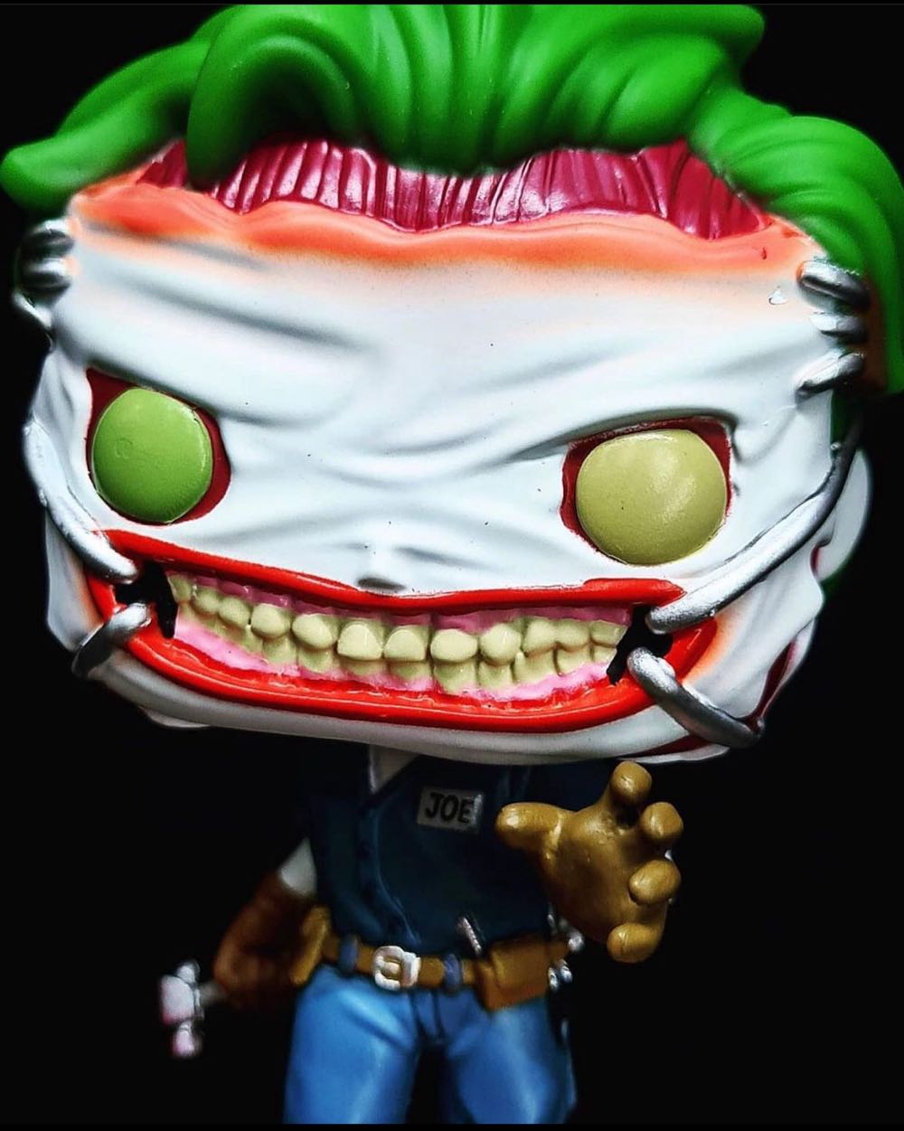 The Joker - Batman vinyl figure collectible [Barcode 889698374873] - Main Image 3