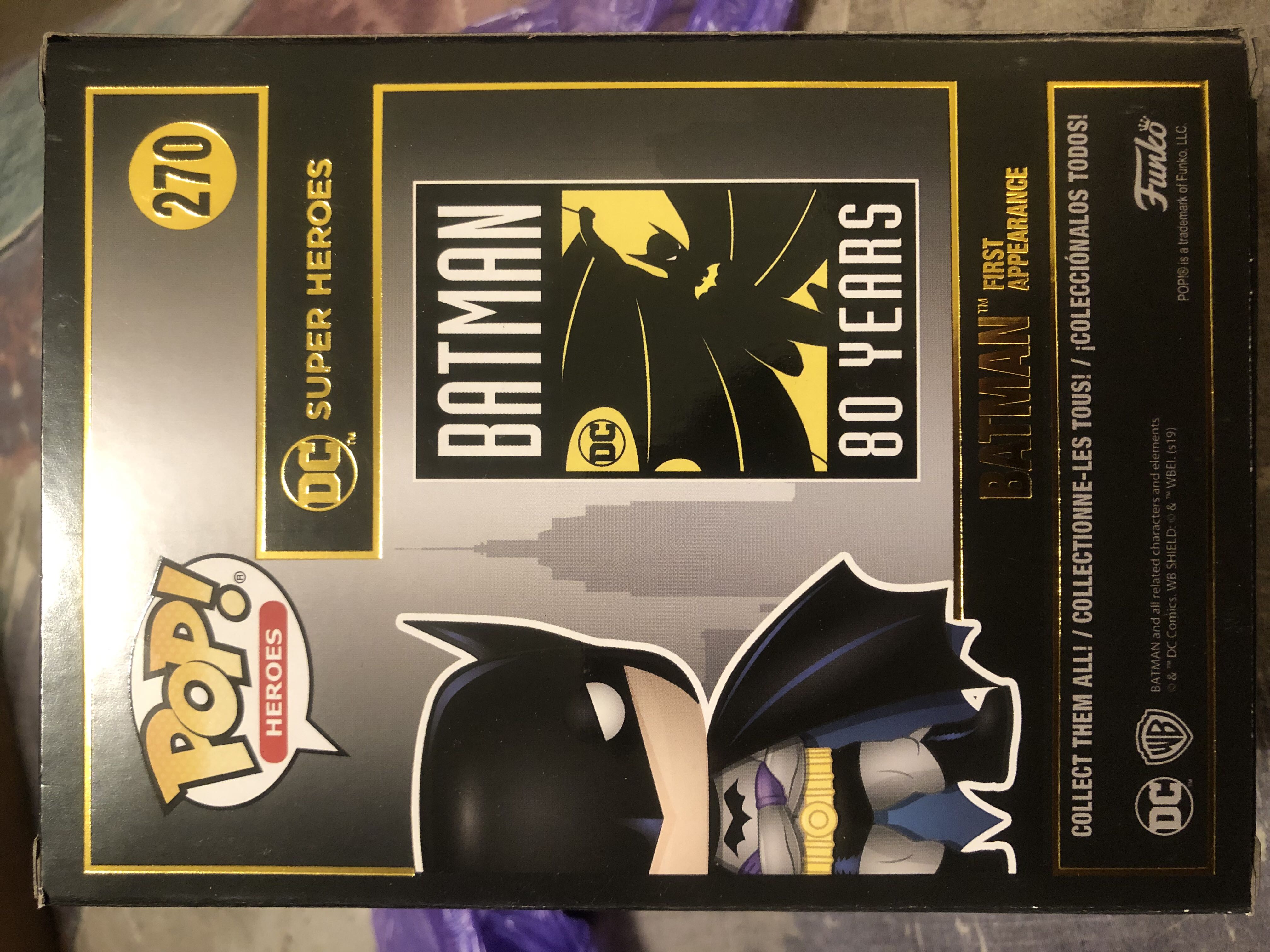 Batman (First Appearance) - Batman vinyl figure collectible [Barcode 889698372145] - Main Image 2