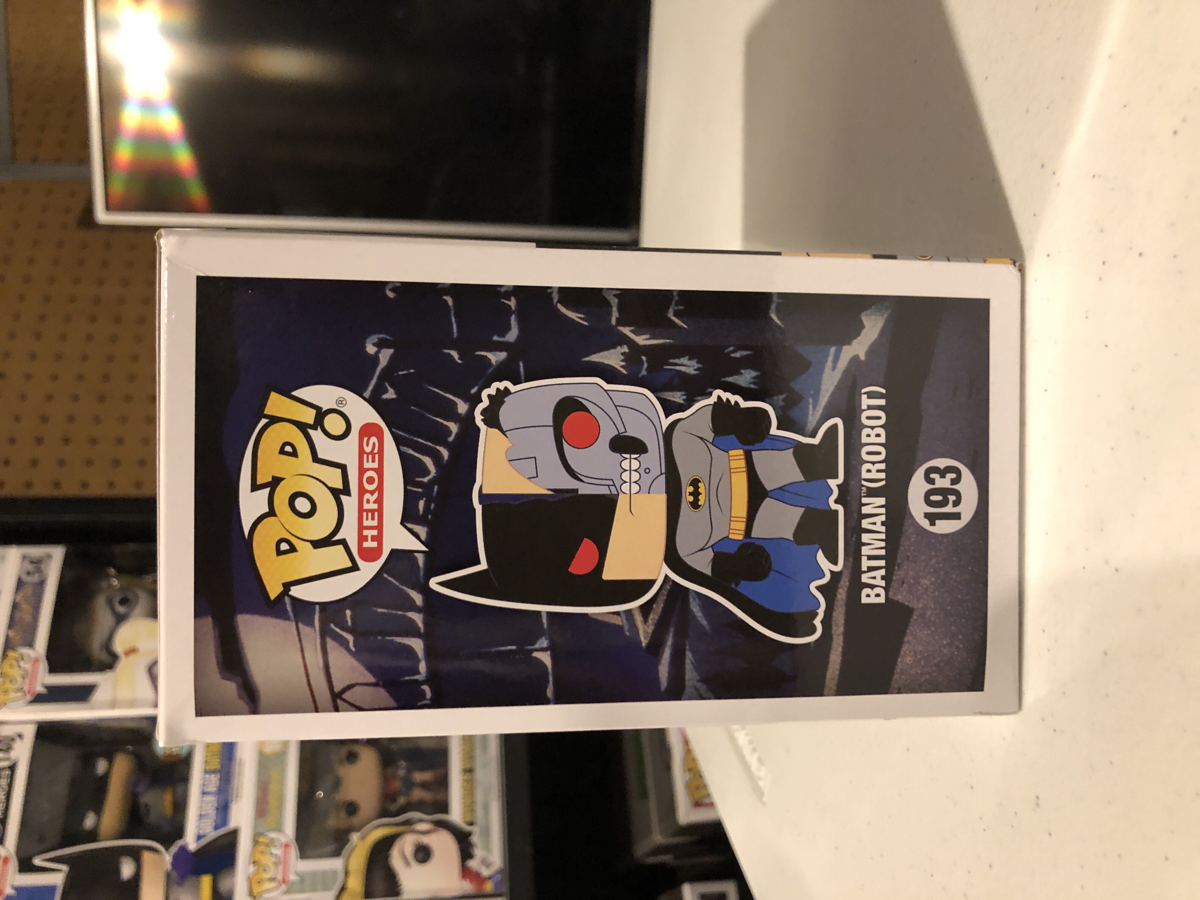 Batman The Animated Series - Batman Robot - DC Universe vinyl figure collectible [Barcode 889698136457] - Main Image 4