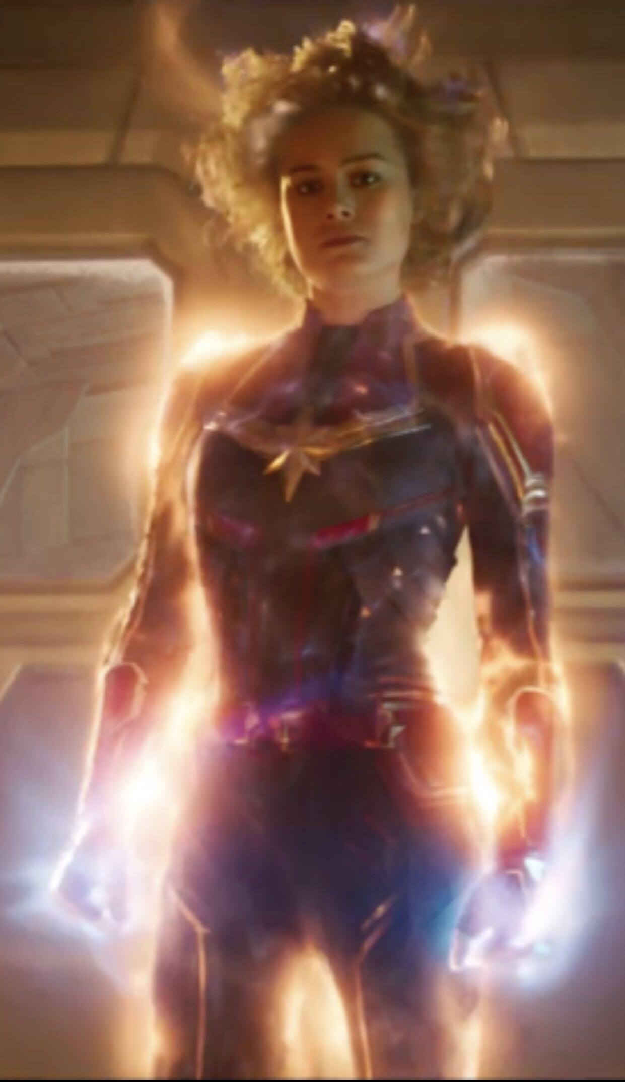 Captain Marvel - Captain Marvel vinyl figure collectible [Barcode 889698363570] - Main Image 4