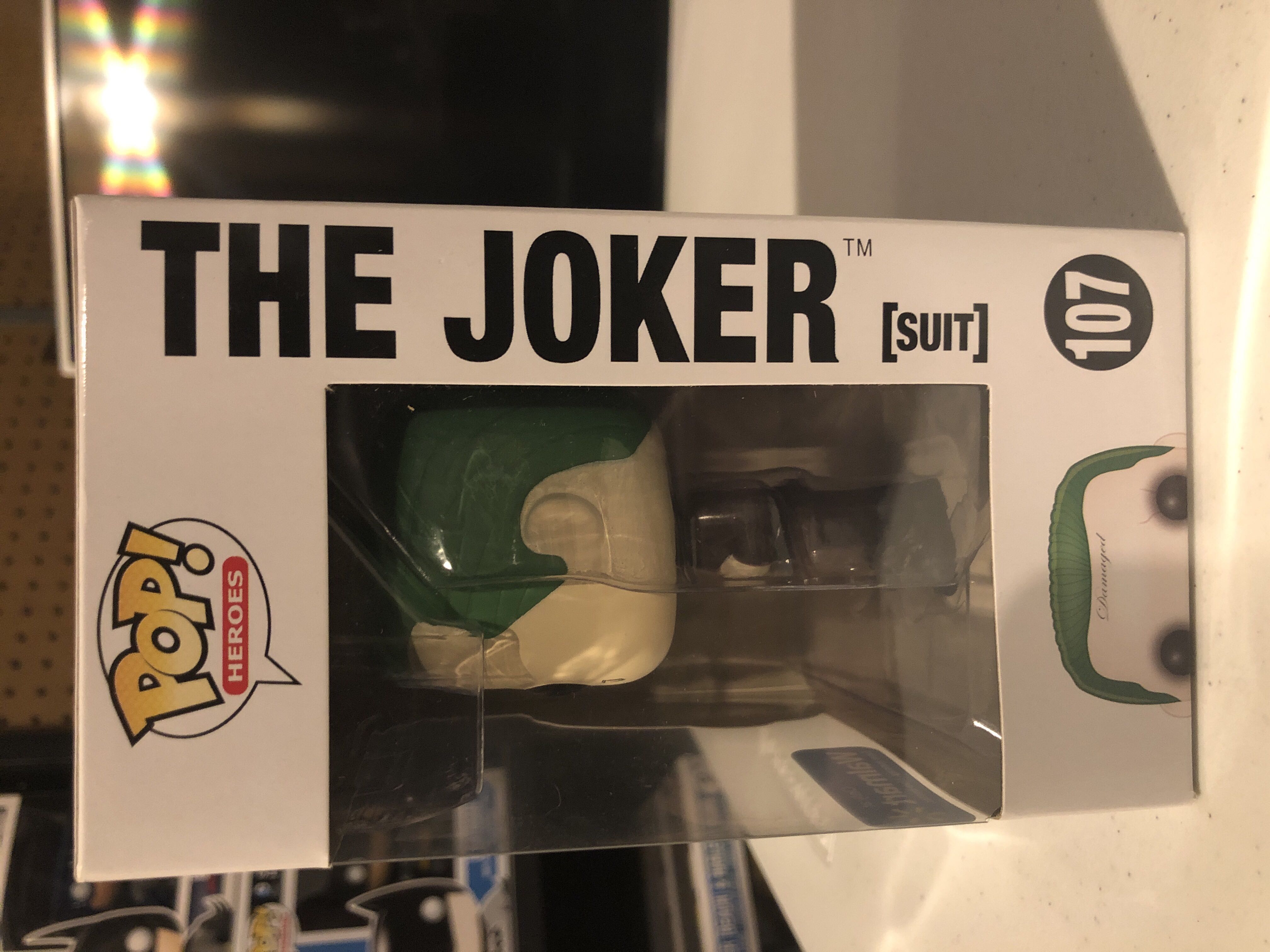 The Joker (Suit)  - DC Universe vinyl figure collectible [Barcode 849803086619] - Main Image 2