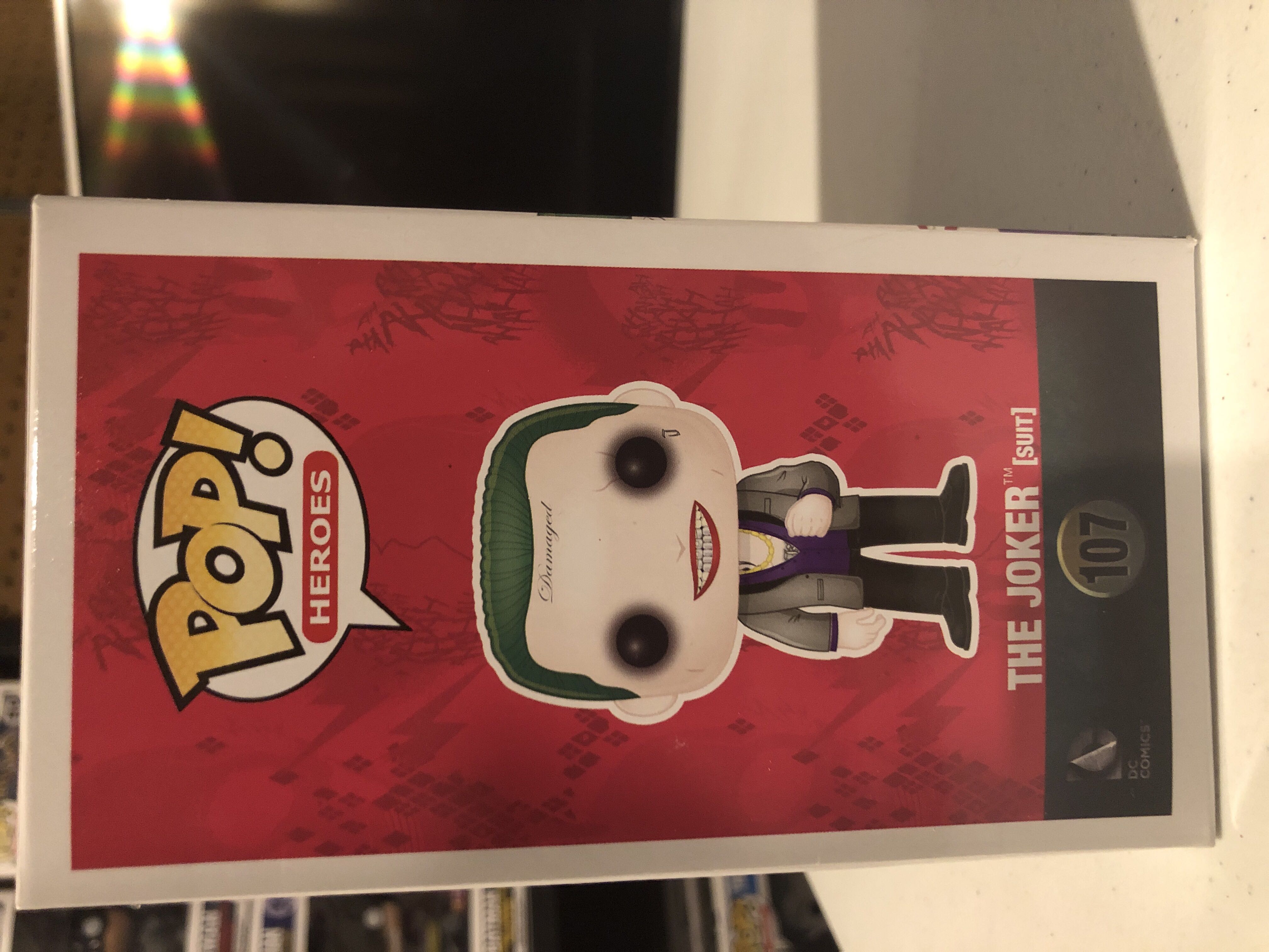 The Joker (Suit)  - DC Universe vinyl figure collectible [Barcode 849803086619] - Main Image 4