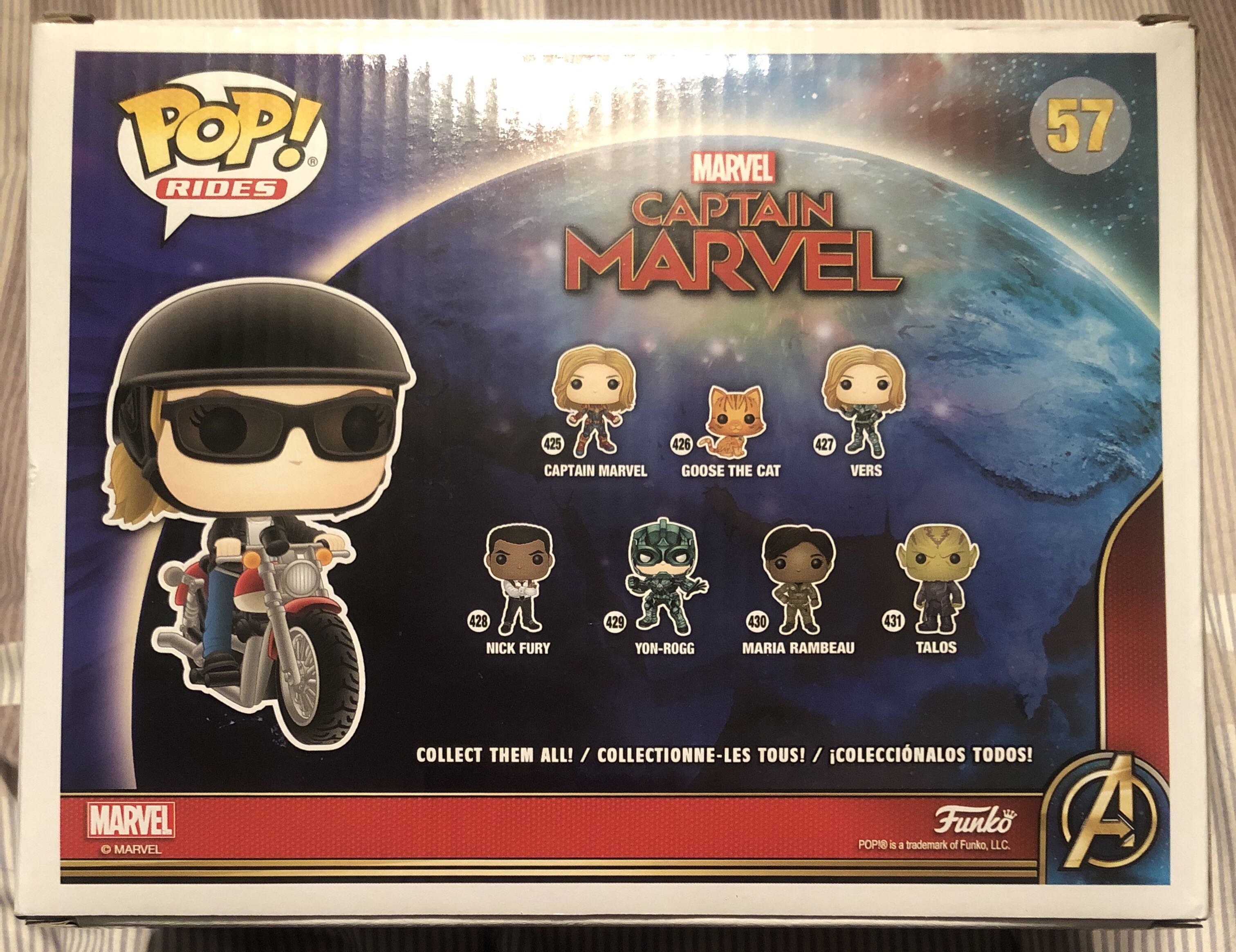 Captain Marvel - Captain Marvel vinyl figure collectible [Barcode 889698364188] - Main Image 2