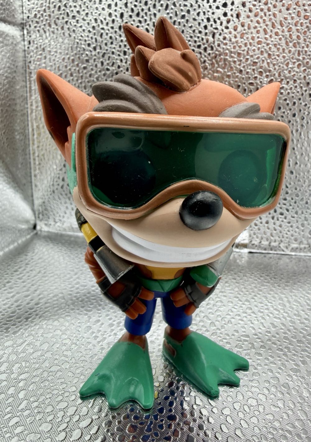 Crash Bandicoot -421- Crash Bandicoot w/ scuba gear - Crash Bandicoot vinyl figure collectible [Barcode 889698339162] - Main Image 5