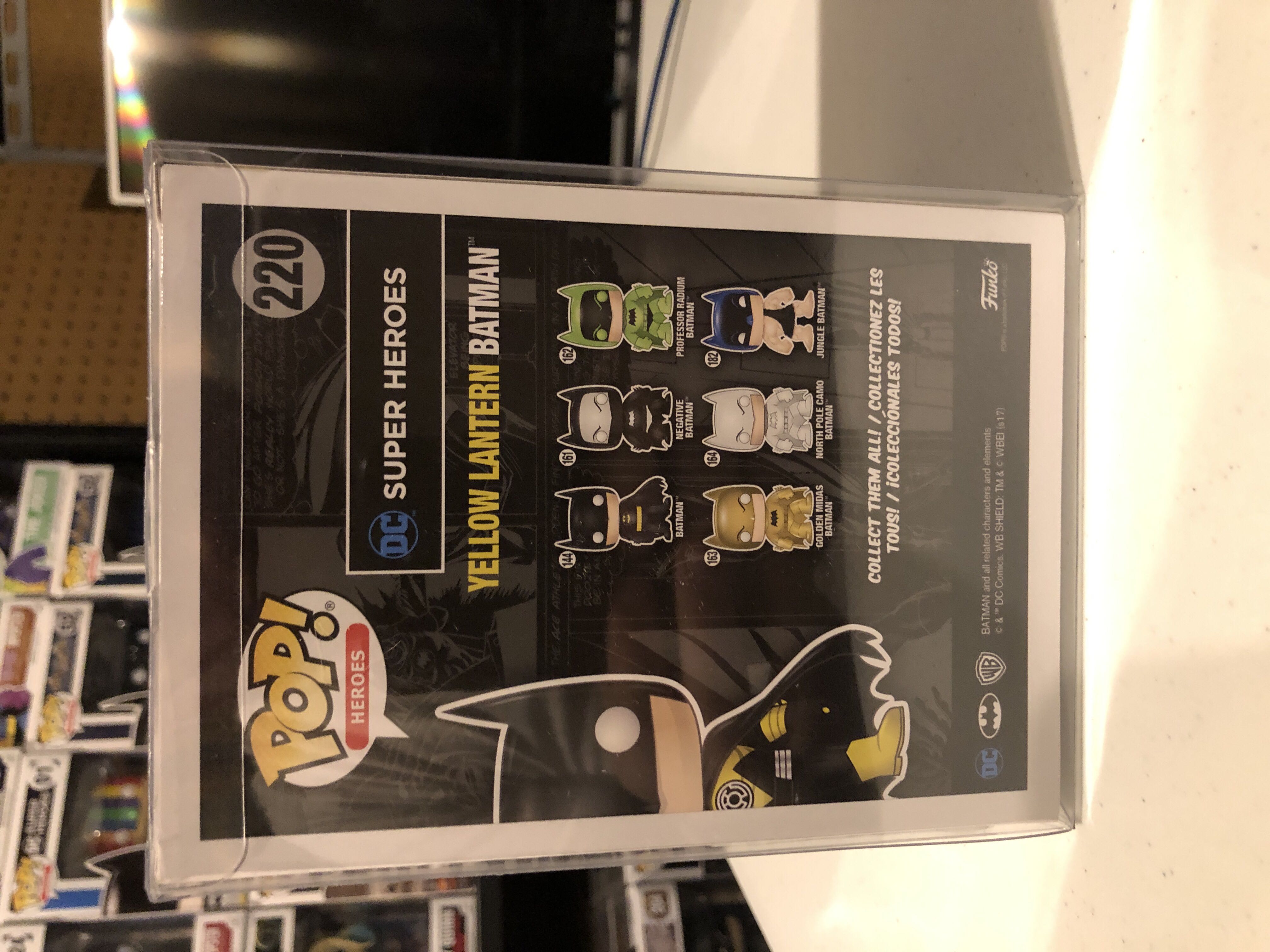 Yellow Lantern Batman (GITD) - DC Universe vinyl figure collectible [Barcode 889698218597] - Main Image 3